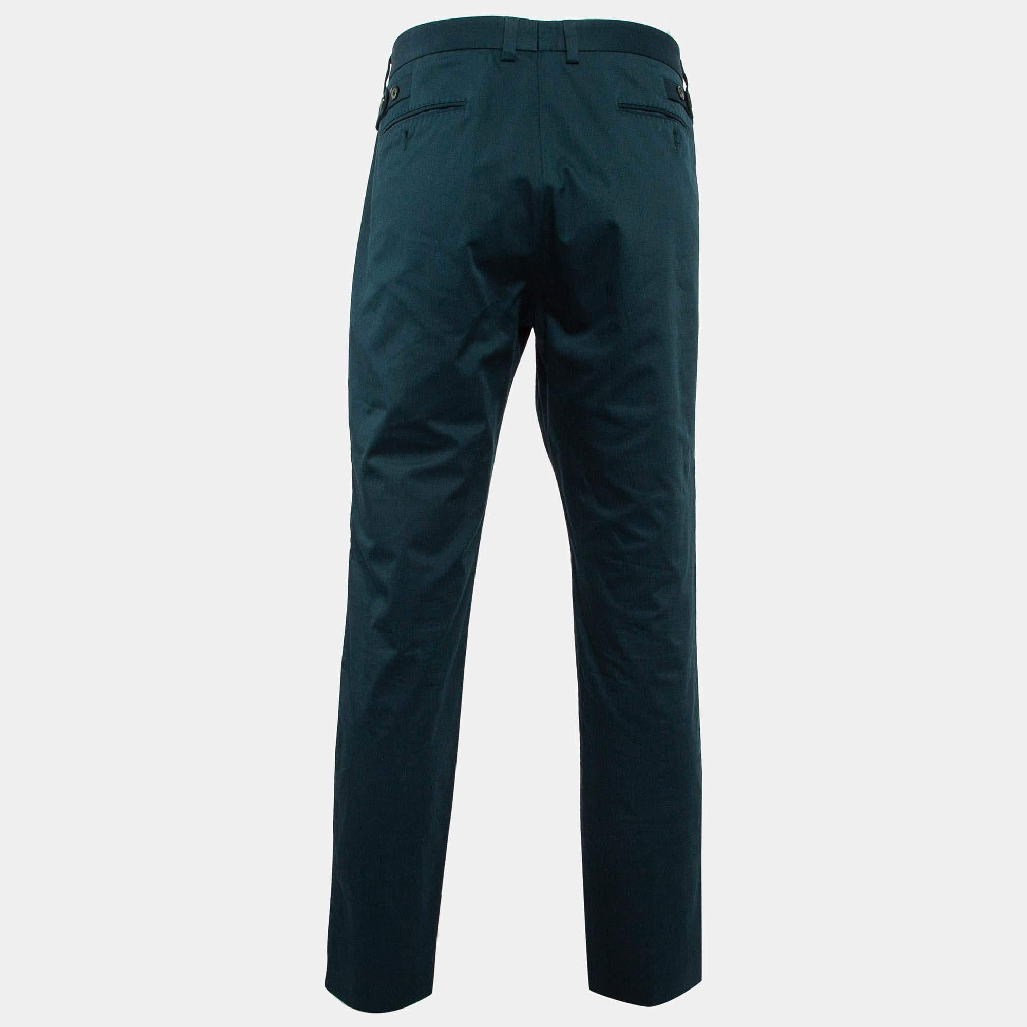 Dolce and Gabbana rend l'élégance facile grâce à ce pantalon. Coupée pour une coupe formelle dans un ton vert élégant, c'est une paire dans laquelle vous vous sentirez bien.