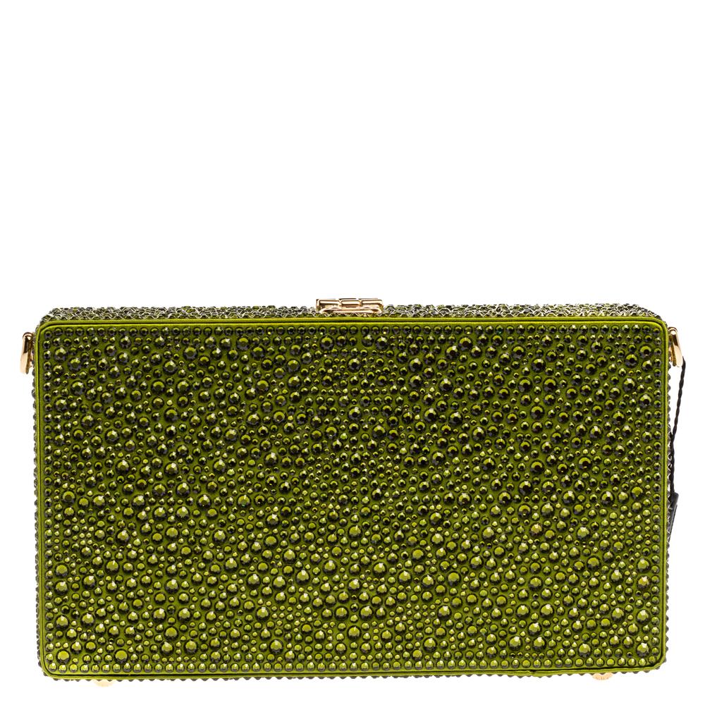 This luxurious and stylish Box bag from Dolce & Gabbana is a treat to our eyes! The extravagant Italian brand offers you a bag that has been crafted in Italy and is made from green satin. It is decorated with crystal embellishments. A polished