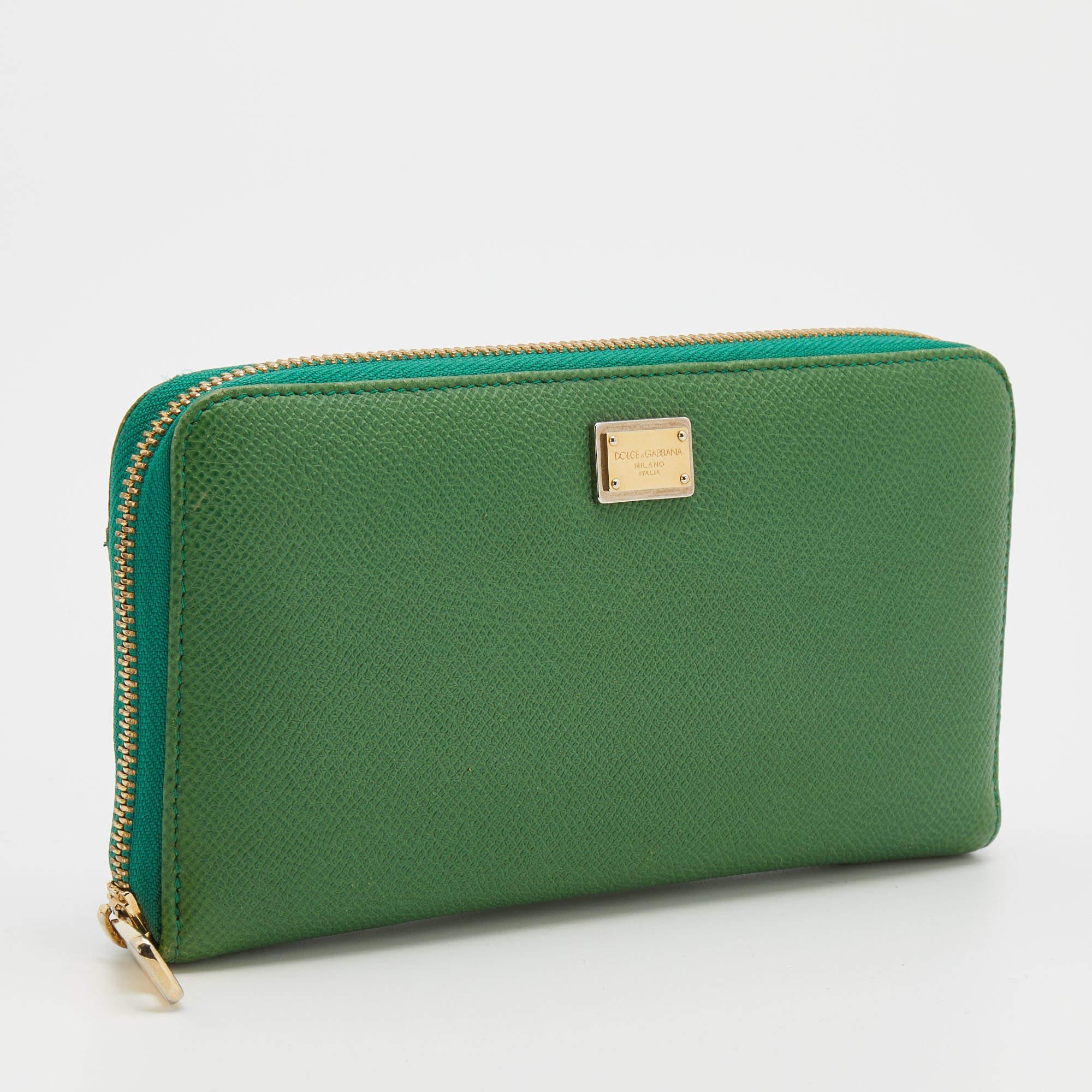 Dolce & Gabbana Green Leather Continental Zip Around Wallet In Good Condition In Dubai, Al Qouz 2