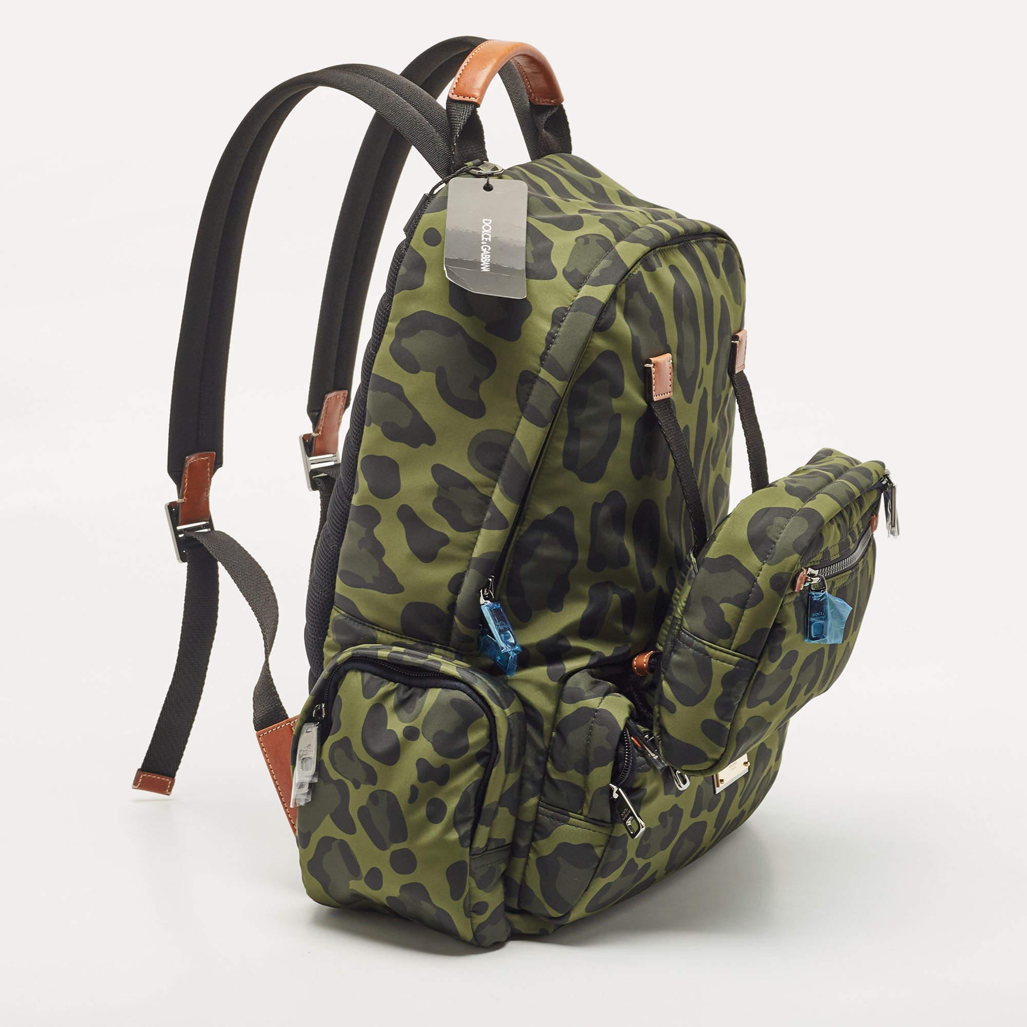 Dolce & Gabbana Green Leopard Print Backpack In New Condition In Dubai, Al Qouz 2