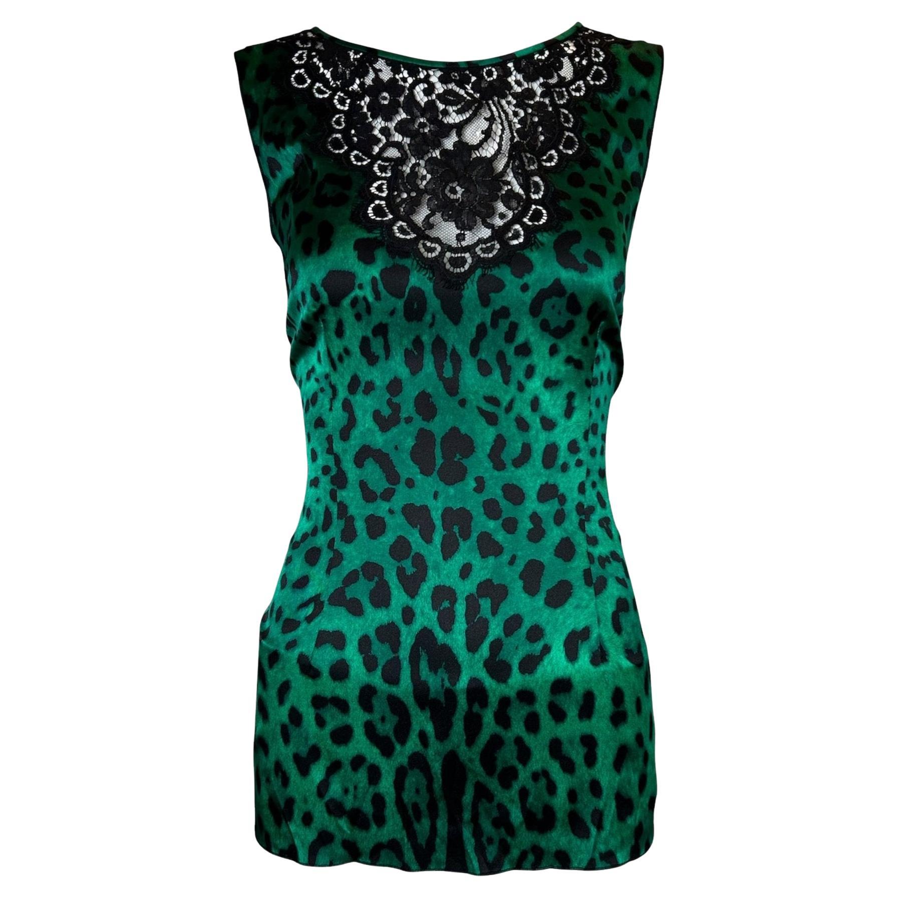 Dolce & Gabbana Grünes Leopardentop aus Seide und Spitze im Angebot