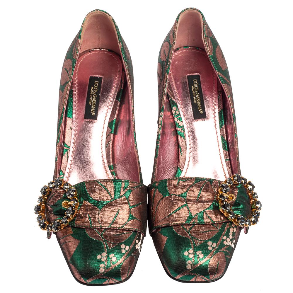 We have our eyes set on these stunning pumps from Dolce & Gabbana. They flaunt such exquisite details, like the floral-printed brocade fabric construction, the embellished details, and the leather lining. Set on chunky heels, you will truly love to