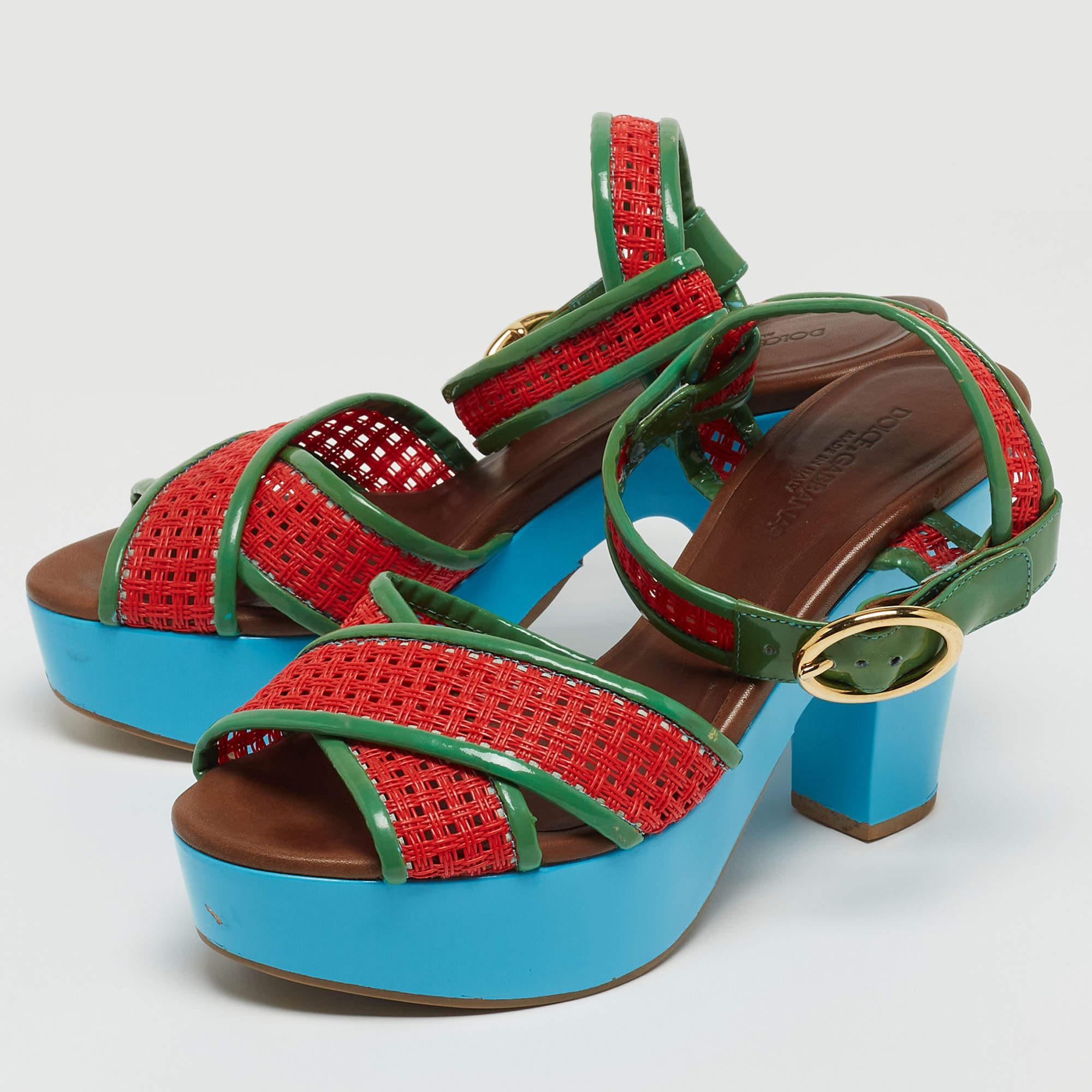 Dolce & Gabbana Green/Red Patent Leather Cross Strap Platform Ankle Strap Sandal In Good Condition For Sale In Dubai, Al Qouz 2