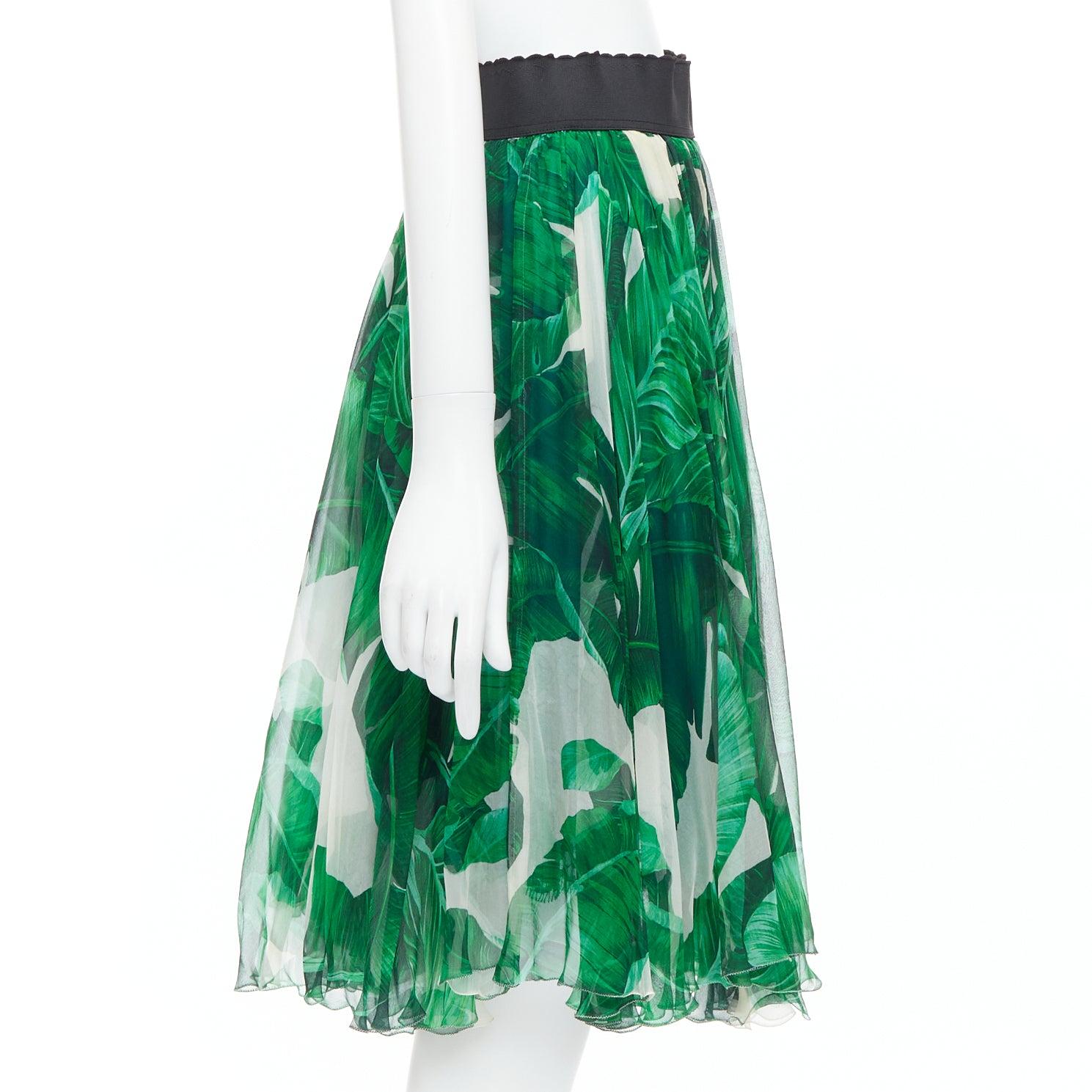 DOLCE GABBANA gonna in chiffon di seta con stampa a foglie tropicali verde IT36 XXS In condizioni discrete in vendita a Hong Kong, NT