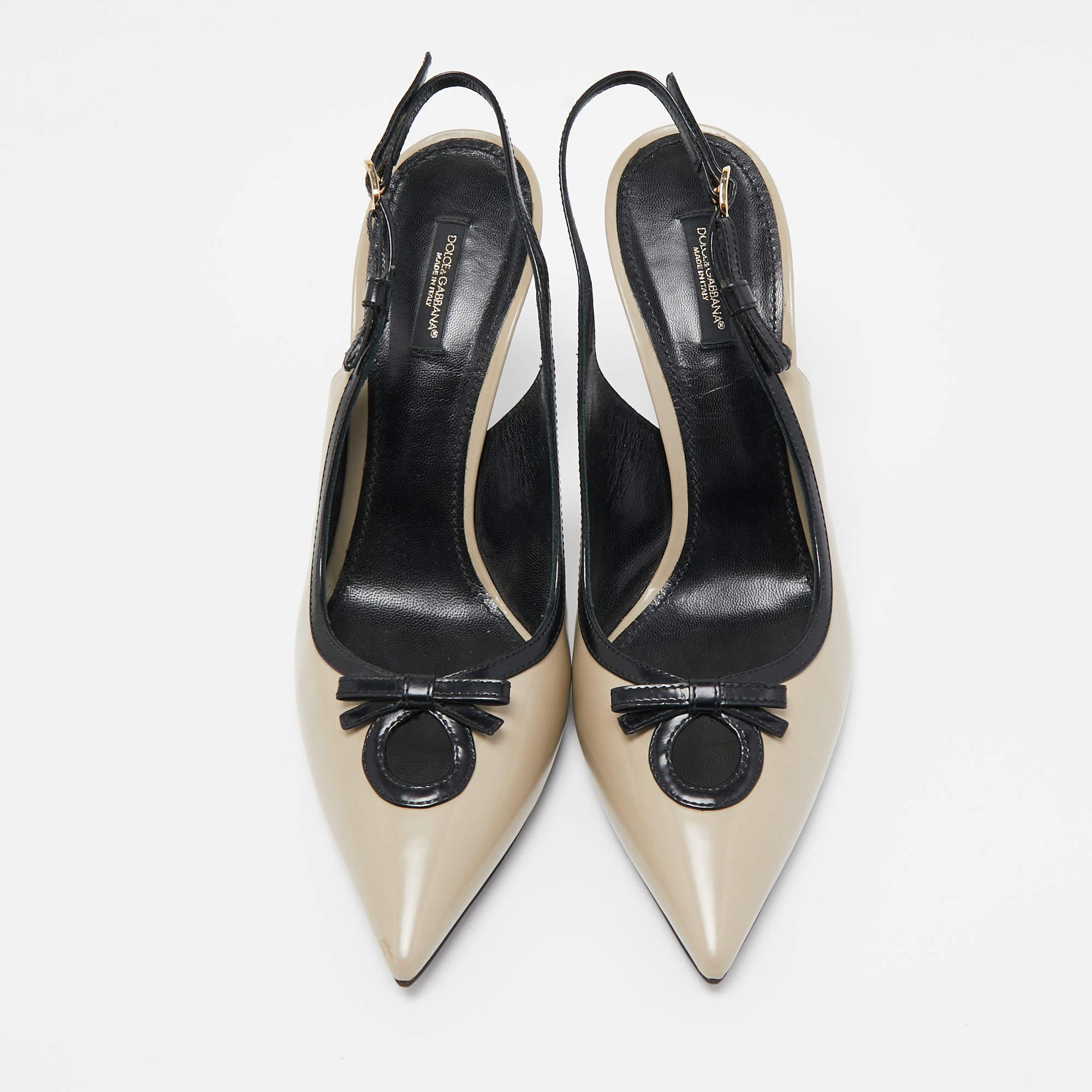 Dolce & Gabbana Grey/Black Patent Bow Detail Pointed Toe Slingback Pumps Size 40 In Good Condition In Dubai, Al Qouz 2