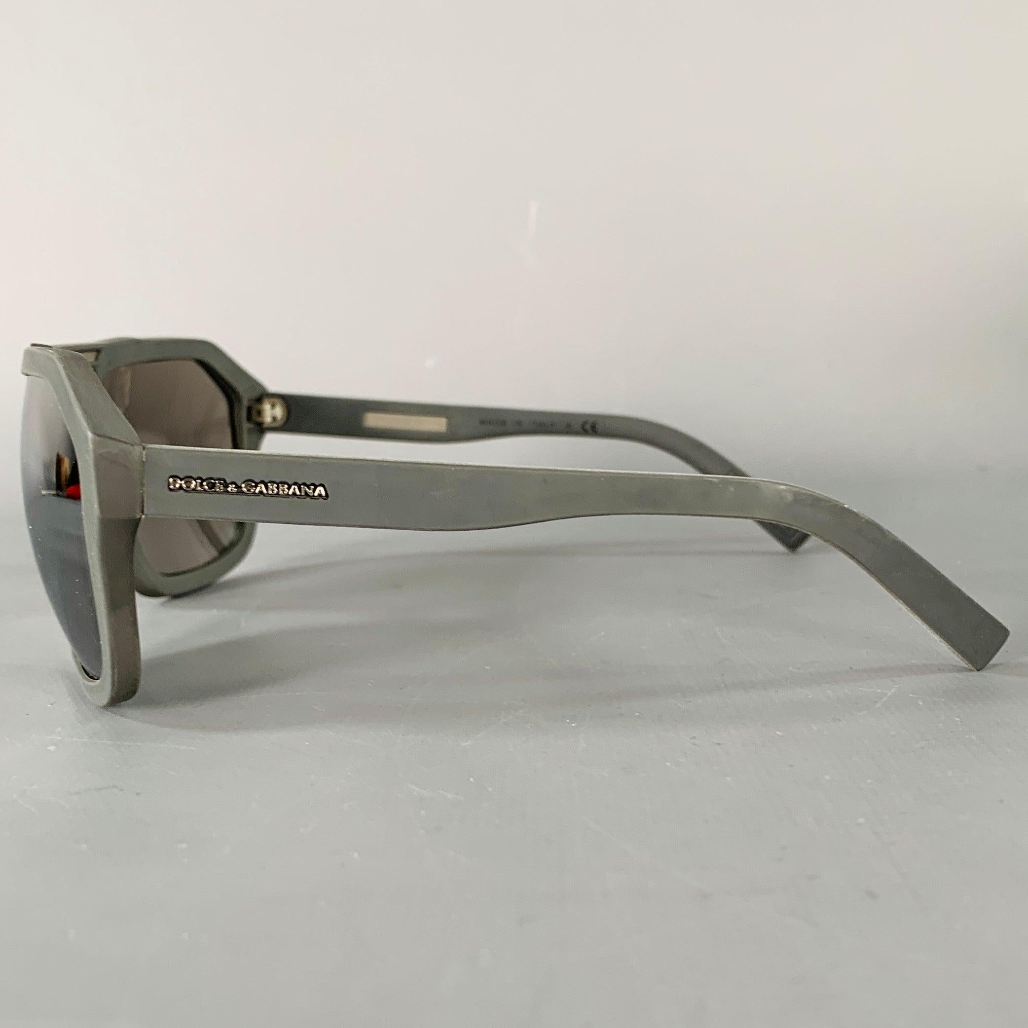 DOLCE & GABBANA Grey Charcoal Rubber Mirrored Lenses Aviator Sunglasses In Good Condition In San Francisco, CA