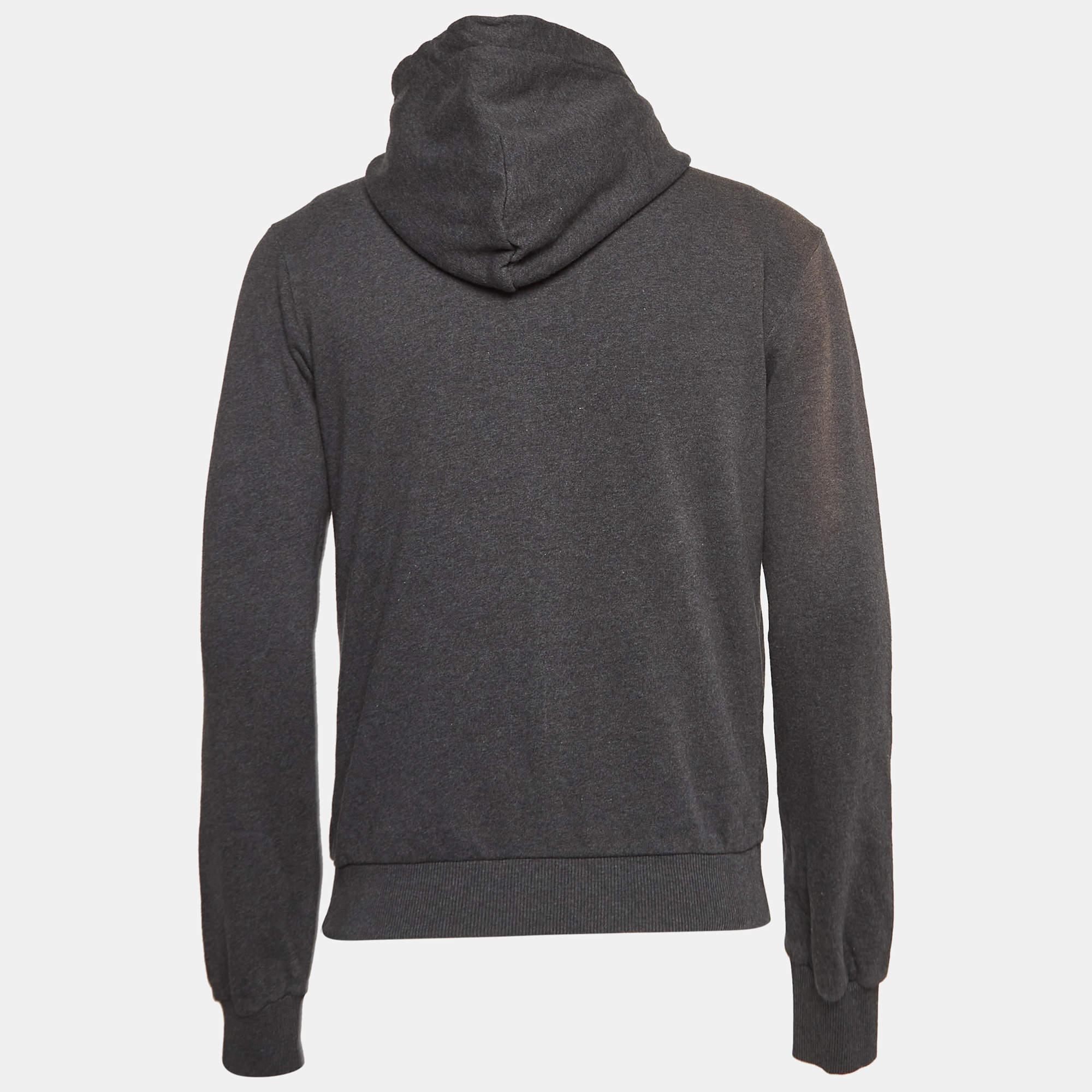This hoodie is all about sporting a classy and comfy style. It is tailored from soft fabric which is highlighted with signature accents.