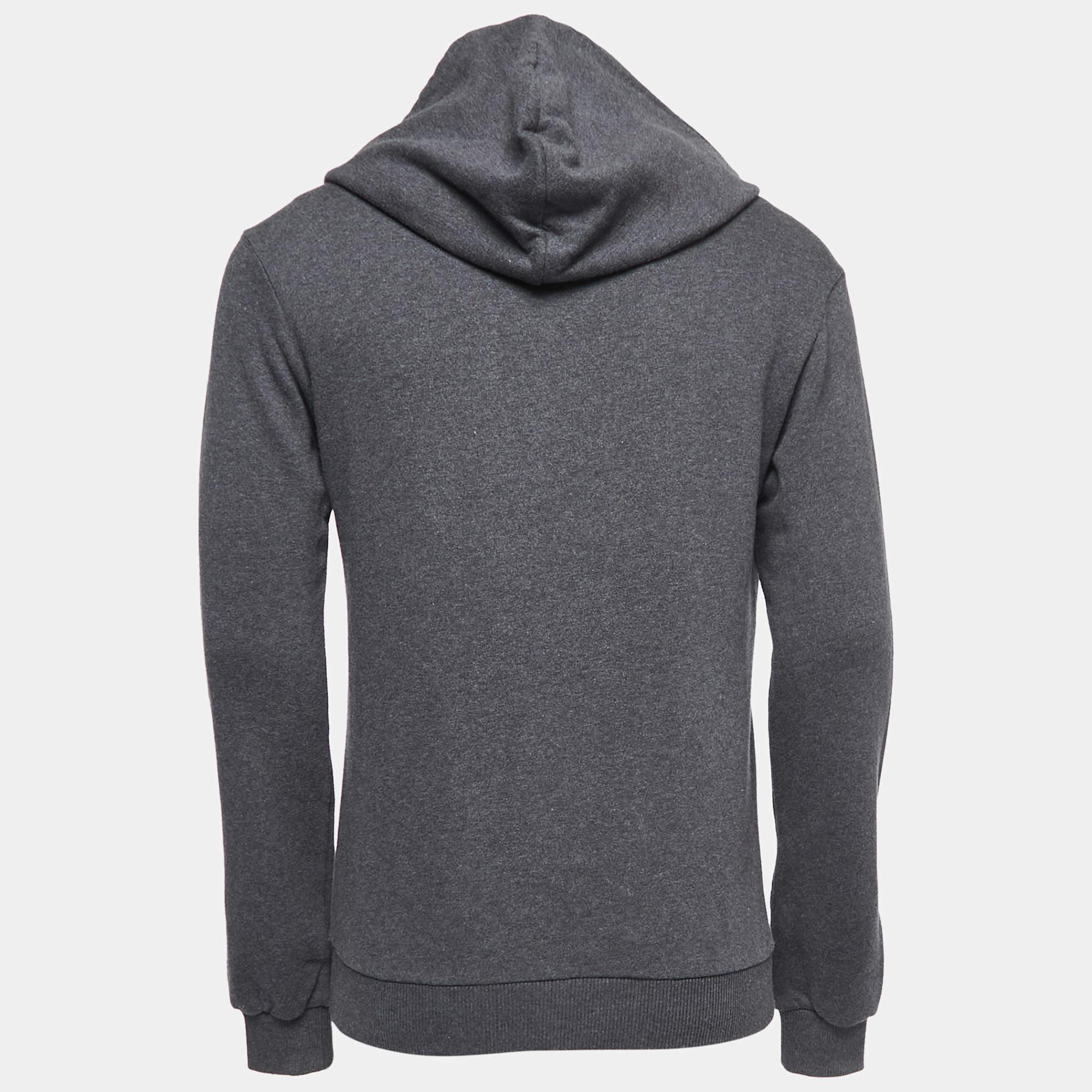 This hoodie is all about sporting a classy and comfy style. It is tailored from soft fabric, which is highlighted with signature accents. 