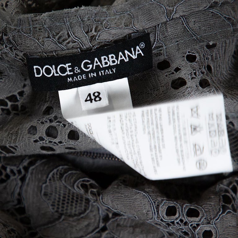 Dolce and Gabbana Graues Maxikleid aus geblümter Spitze mit Schnürung L im  Angebot bei 1stDibs