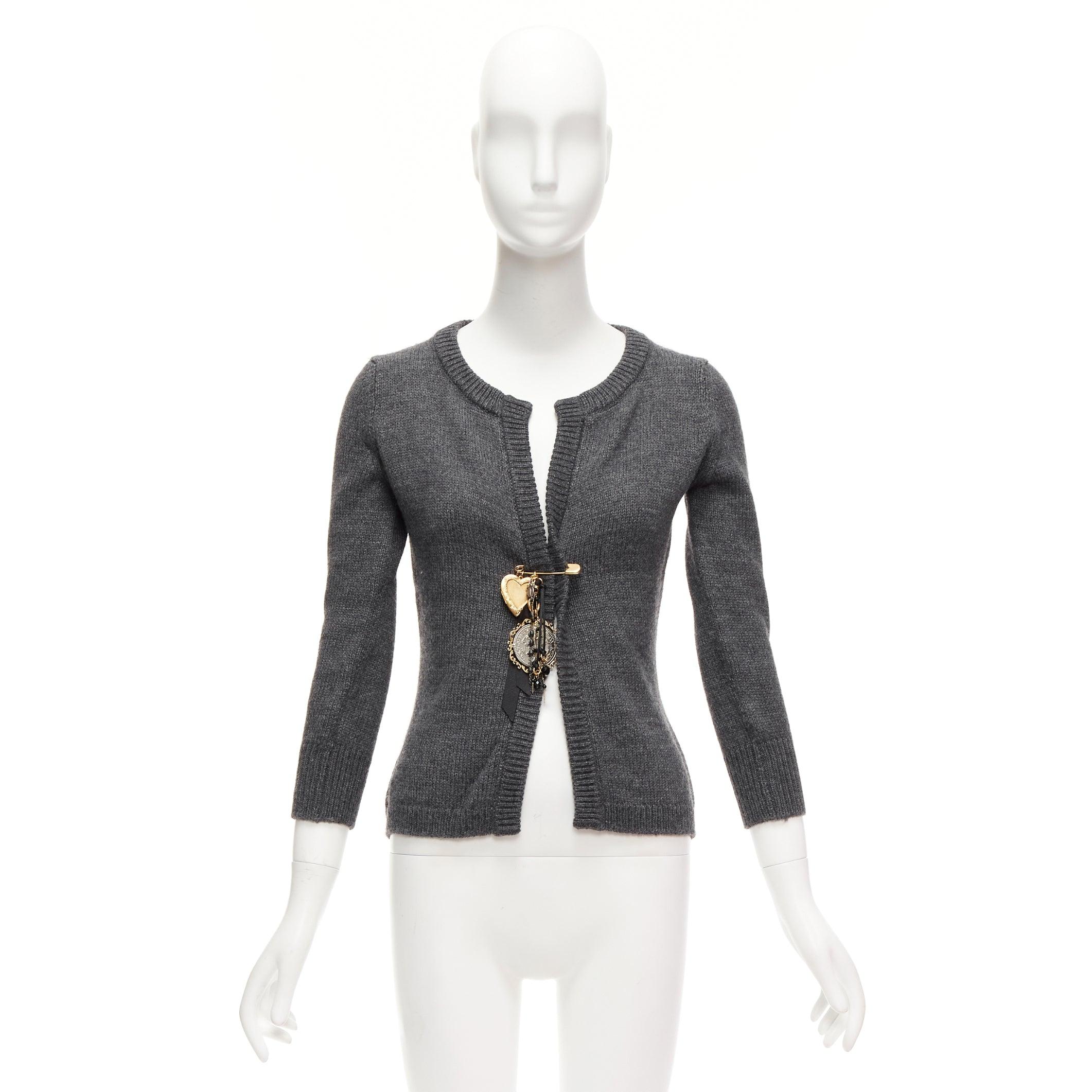 DOLCE GABBANA grey gold Sicily baroque heart ribbon charm pin cardigan  IT36 XXS For Sale 4