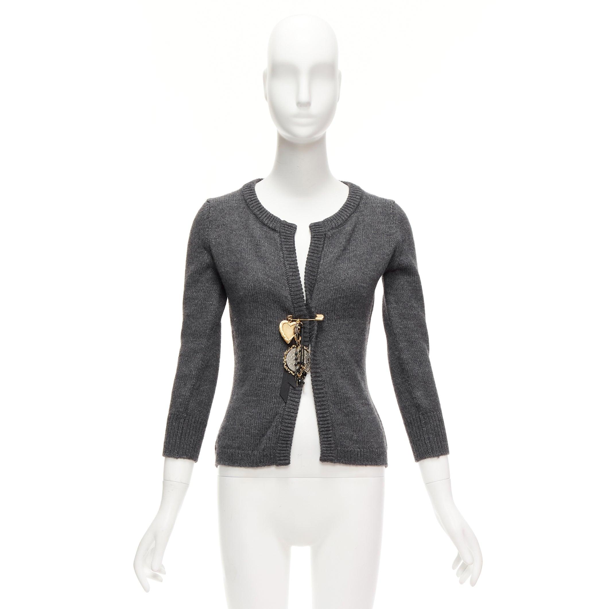 DOLCE GABBANA grey gold Sicily baroque heart ribbon charm pin cardigan  IT36 XXS For Sale 5