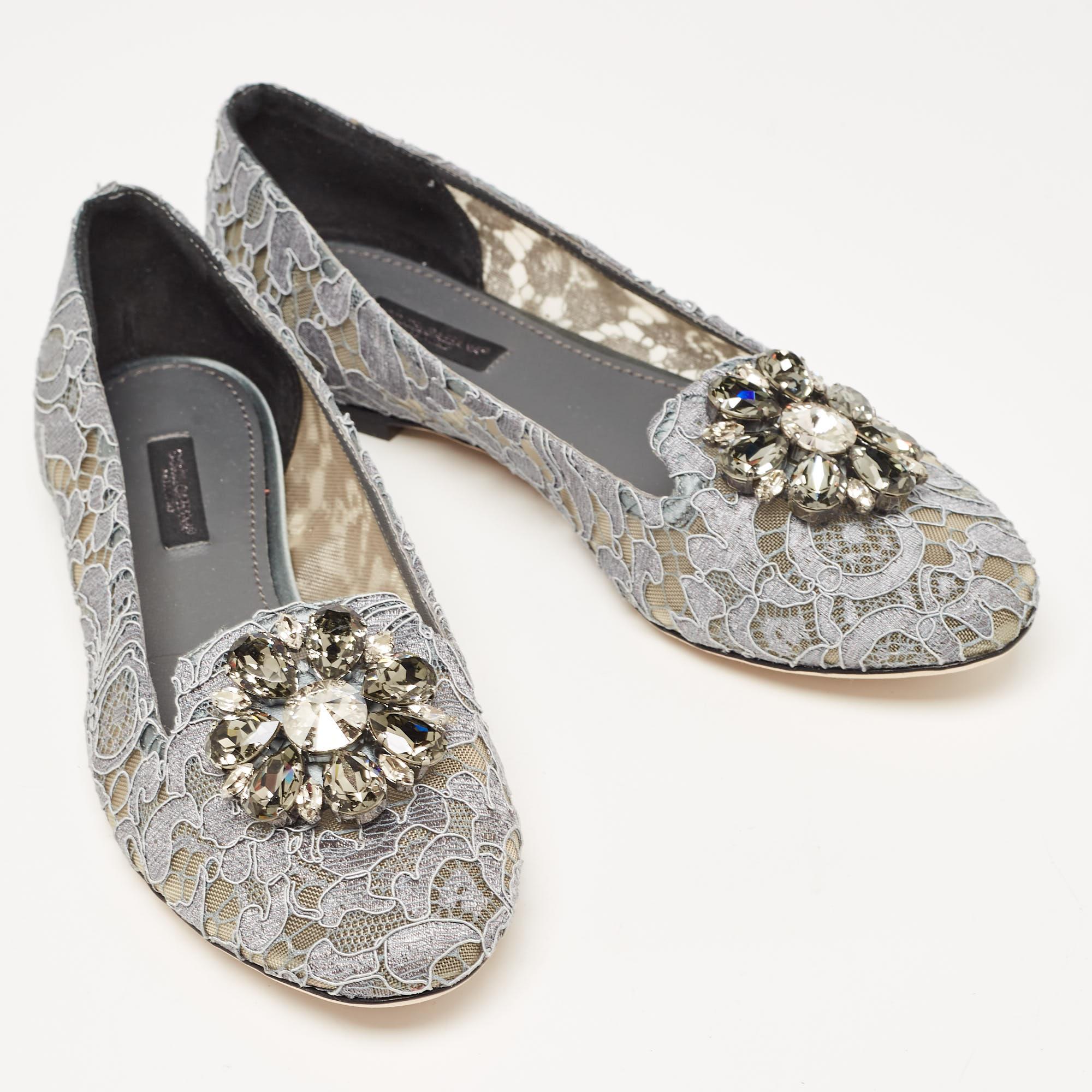 Let comfort and classic style be yours with these ballet flats from Dolce & Gabbana. Crafted with skill, the high-quality shoes have the perfect construction to take you through the day with utmost ease.

