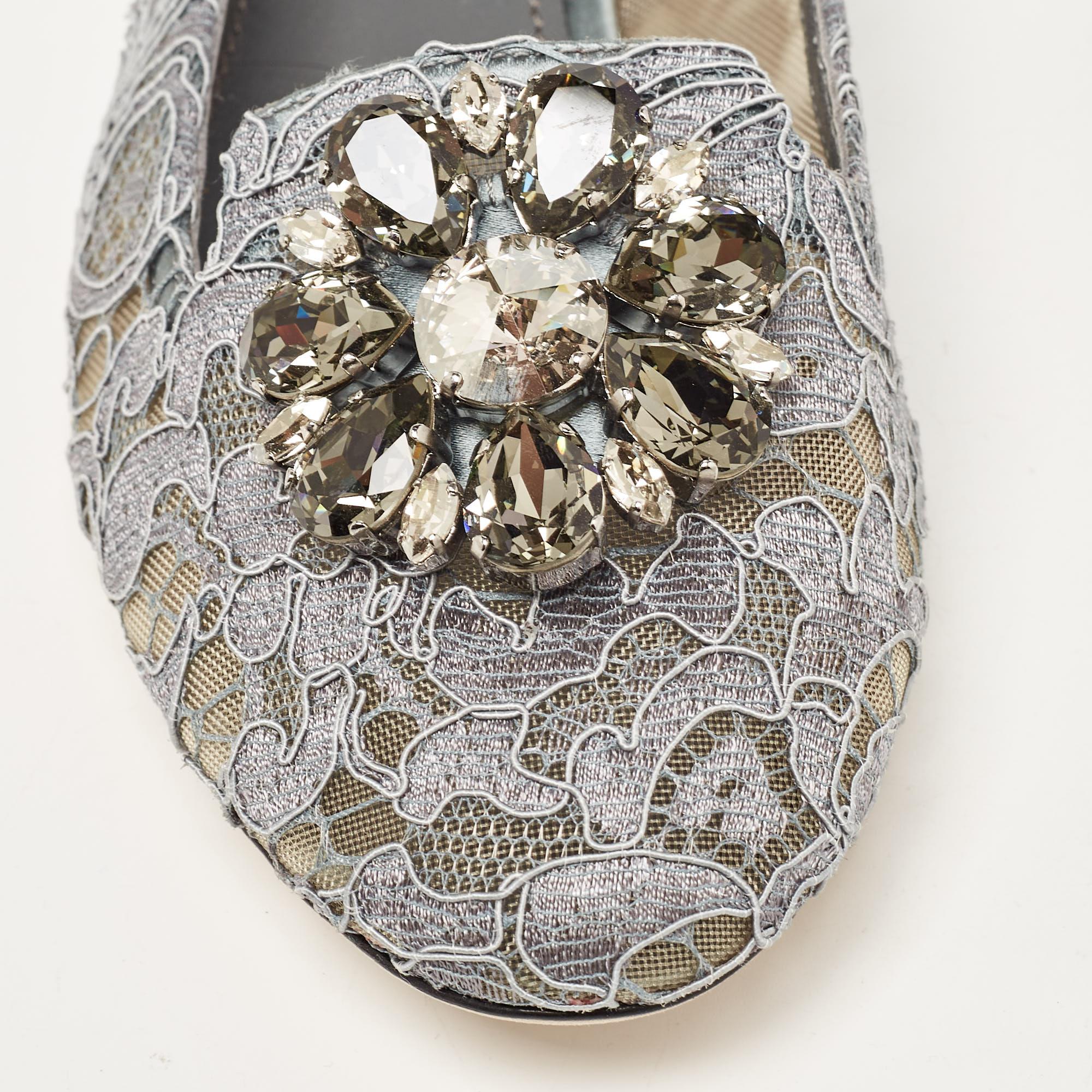 Dolce & Gabbana Grey Lace and Mesh Bellucci Crystal Embellished Ballet Flats Siz For Sale 4