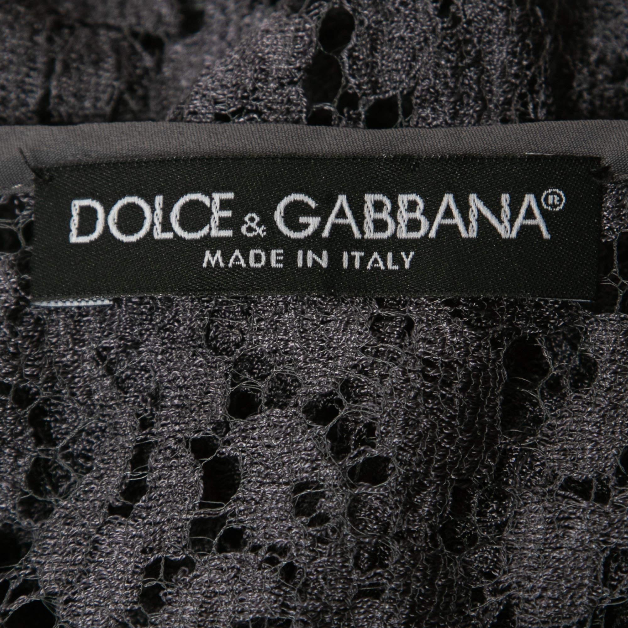 Dolce & Gabbana Top de encaje gris con cuello en V S en Bastante bueno estado para la venta en Dubai, Al Qouz 2