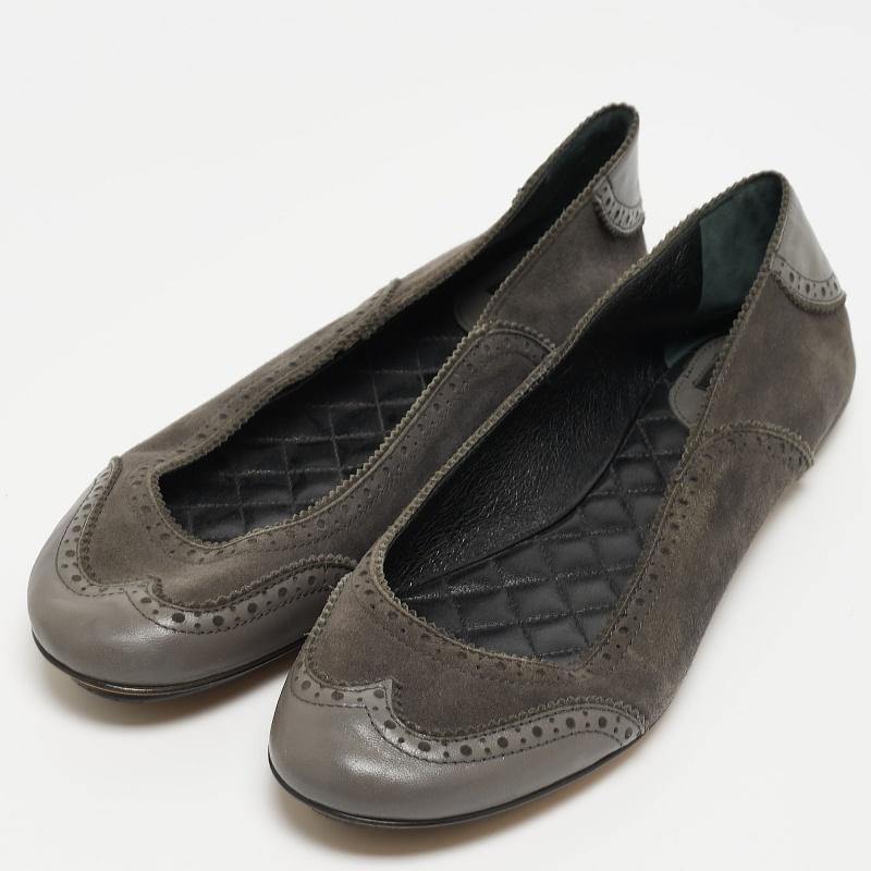 Dolce & Gabbana Grey Leather and Suede Ballet Flats Size 40 For Sale 1