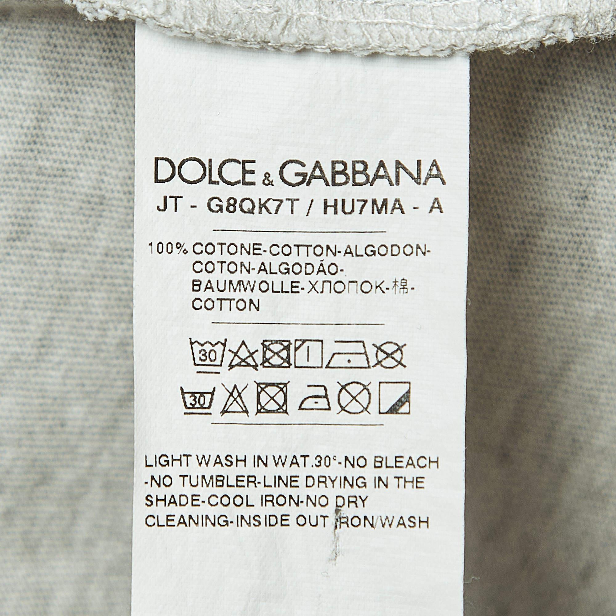 Dolce & Gabbana Grey Logo Print Distressed Cotton Half Sleeve T-Shirt M In Excellent Condition In Dubai, Al Qouz 2