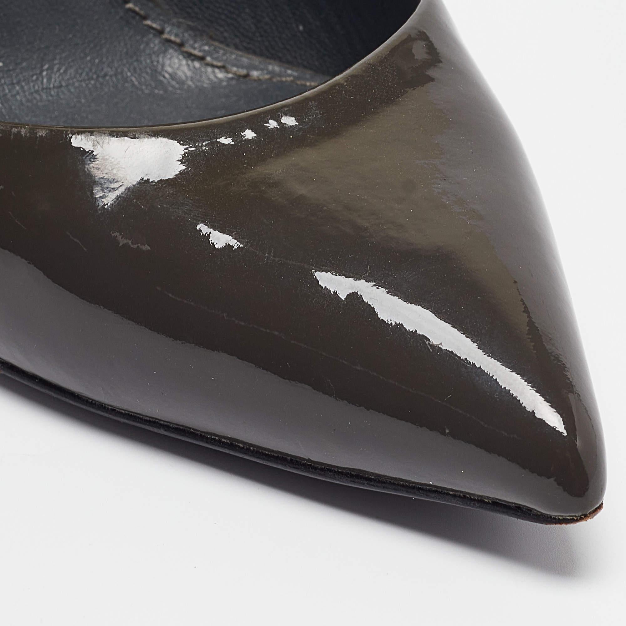 Dolce & Gabbana Bombas con punta de charol gris Tamaño 36.5 en venta 2