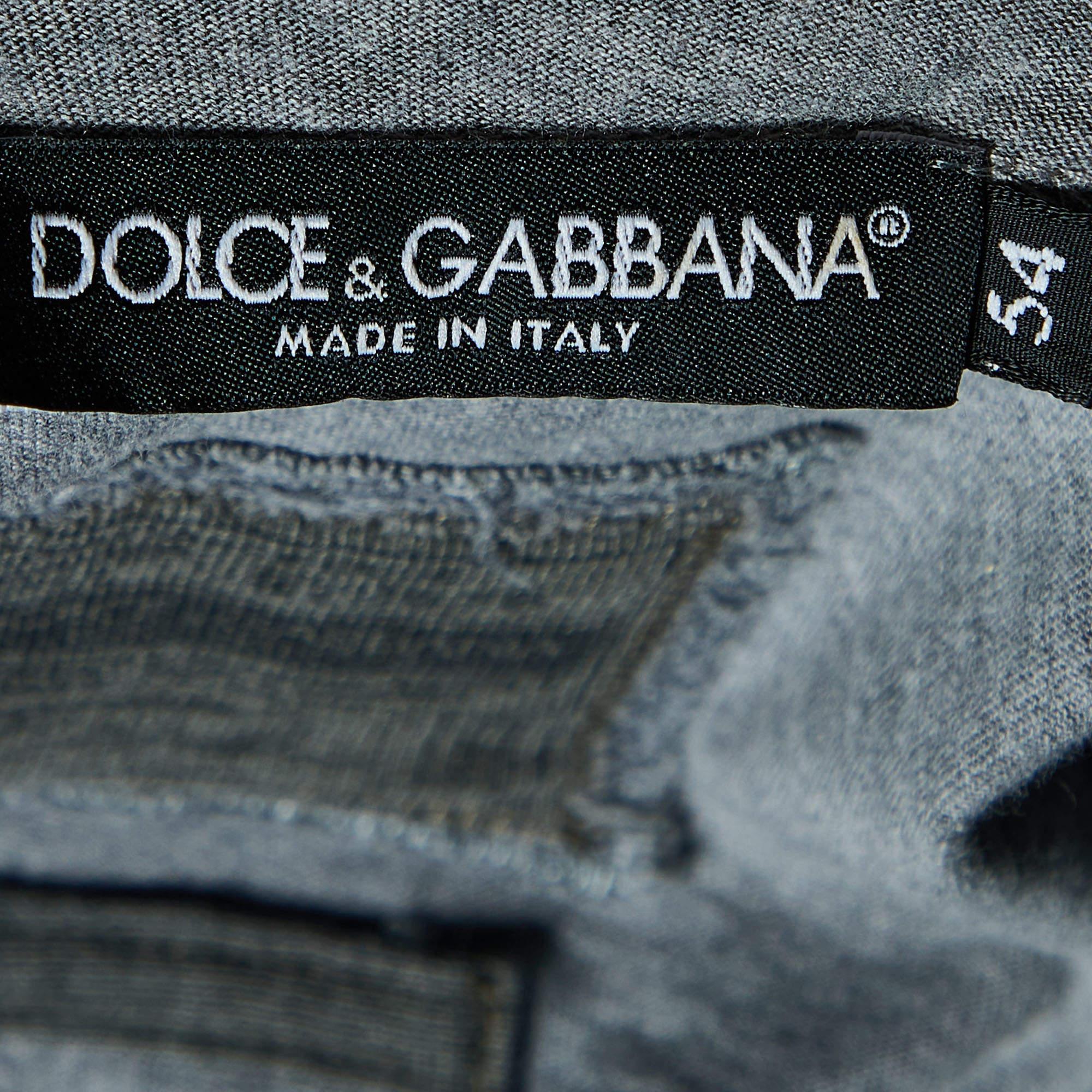 Dolce & Gabbana Grey Printed Cotton Distressed T-Shirt XXL In Fair Condition For Sale In Dubai, Al Qouz 2