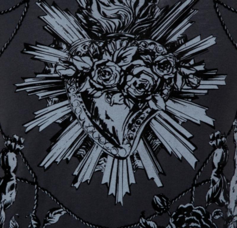 Dolce & Gabbana Grey Sacred Heart Flock Print Cotton T-Shirt XS In Excellent Condition For Sale In Dubai, Al Qouz 2