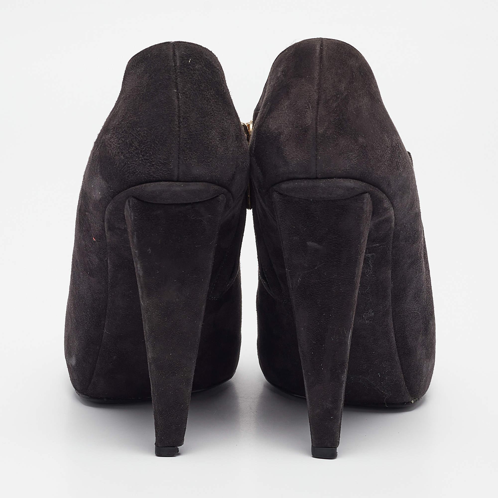 Dolce & Gabbana - Bottes de longueur cheville en daim gris, taille 40 Pour femmes en vente