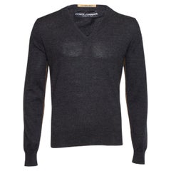 Dolce & Gabbana, Grauer Wollpullover mit V-Ausschnitt