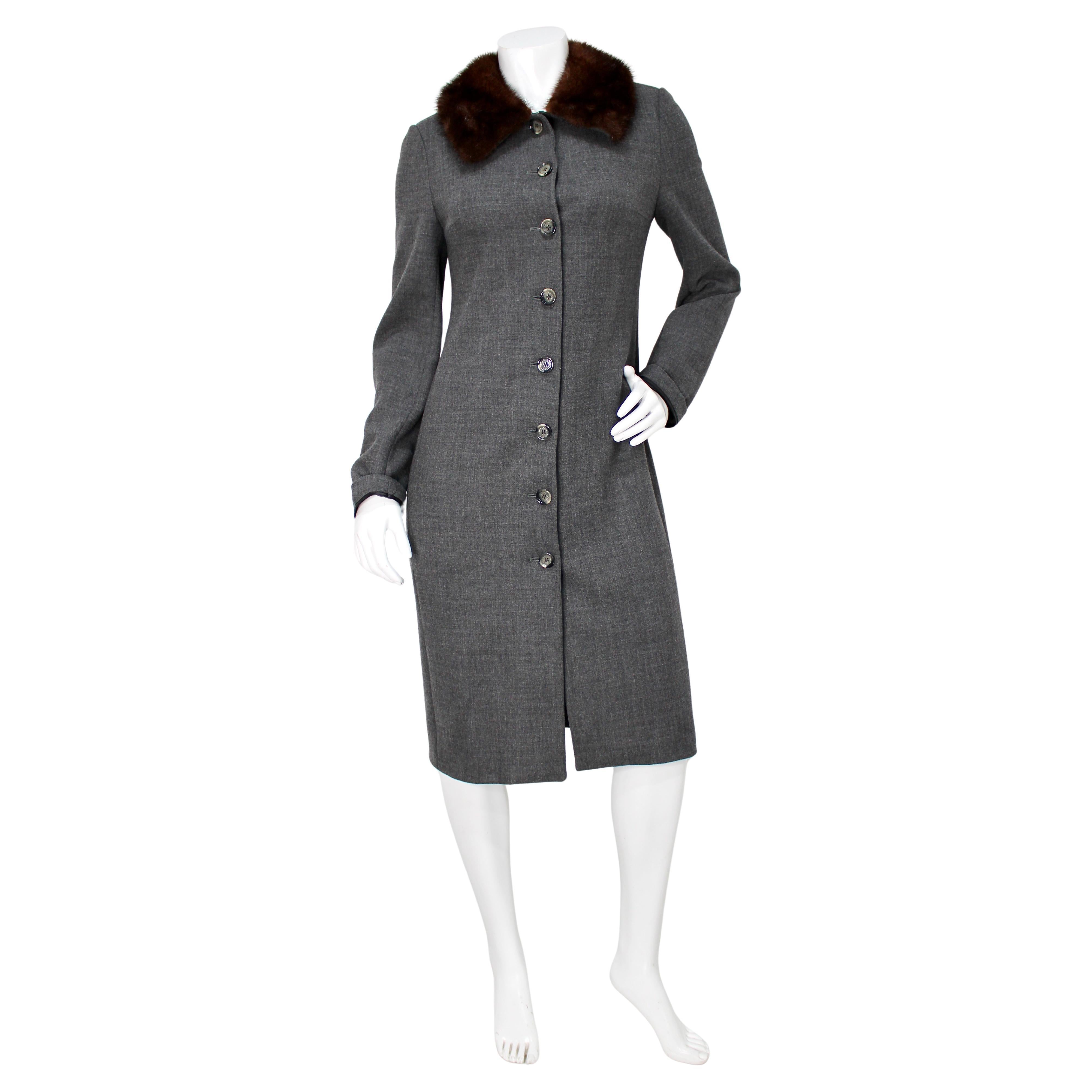 Dolce & Gabbana Manteau en laine grise avec col en fourrure de vison circa 1990