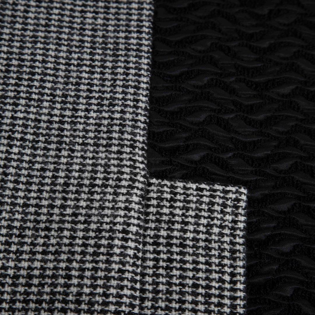 Dolce & Gabbana Grey Wool Houndstooth Poncho Size S In Good Condition In London, GB