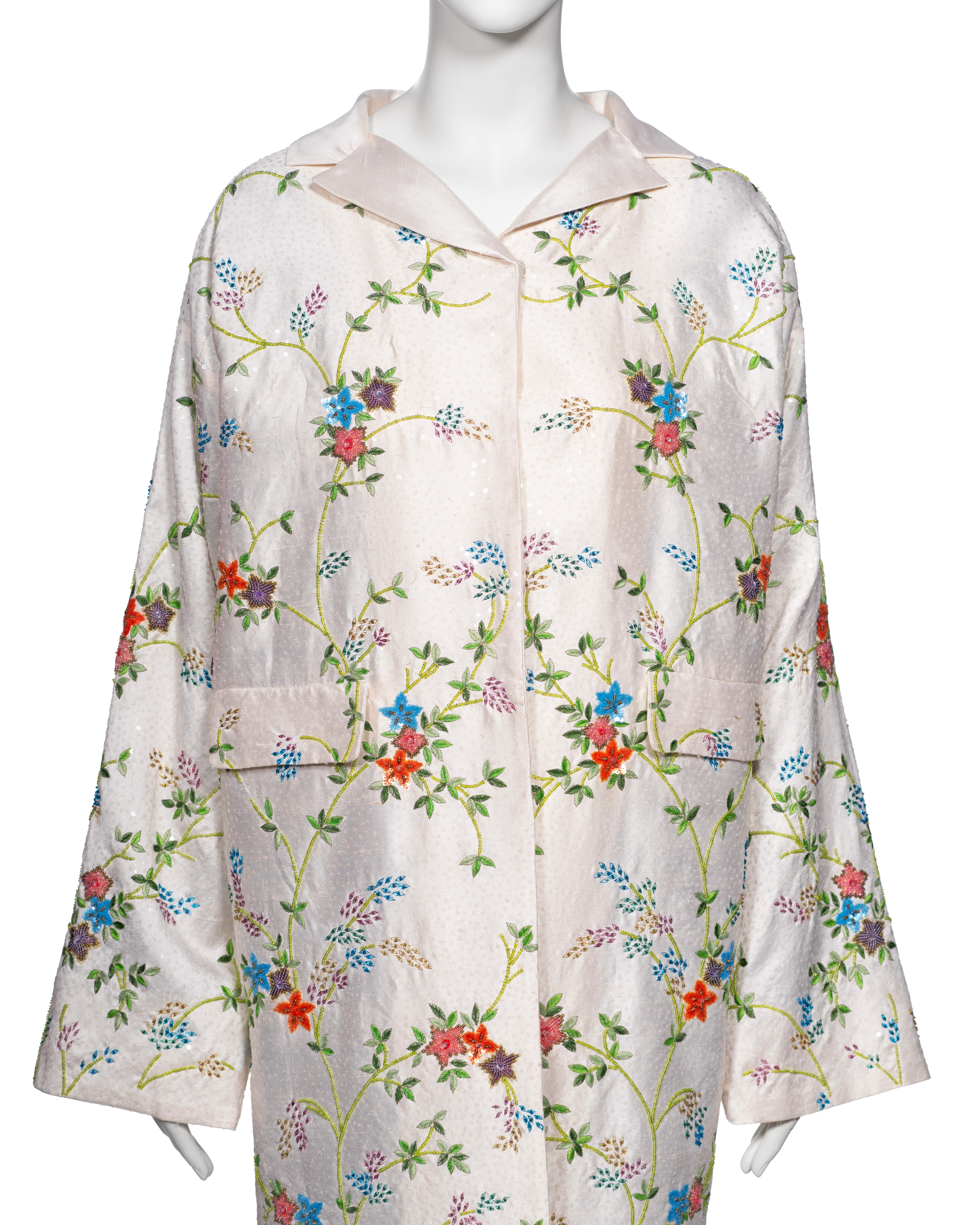 Dolce & Gabbana Hand-Embroidered White Raw Silk Evening Couture Coat, ss 1997 In Excellent Condition For Sale In London, GB