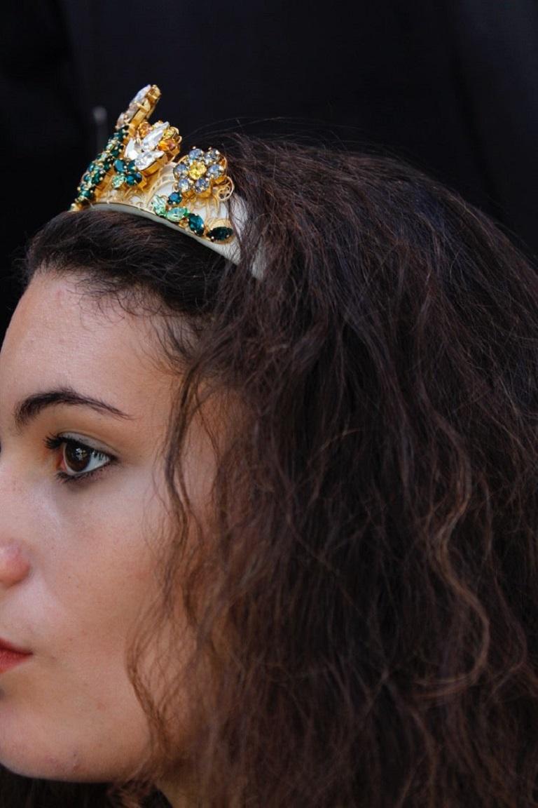 Dolce & Gabbana Kopfband/Crown aus weißem Satin im Angebot 1