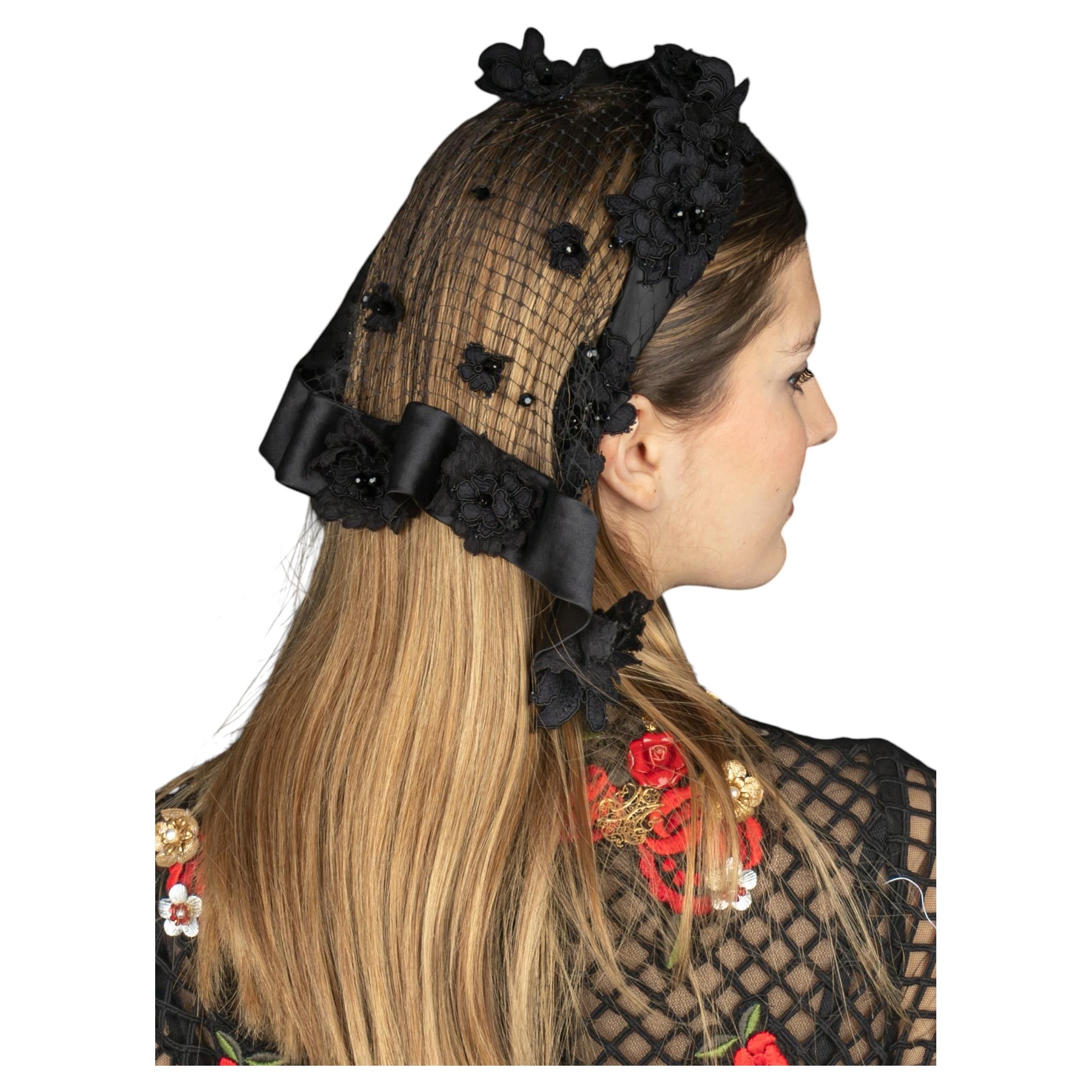 Fascia per capelli / velo Dolce & Gabbana di Domenico Dolce e Stefano Gabbana, Primavera 201