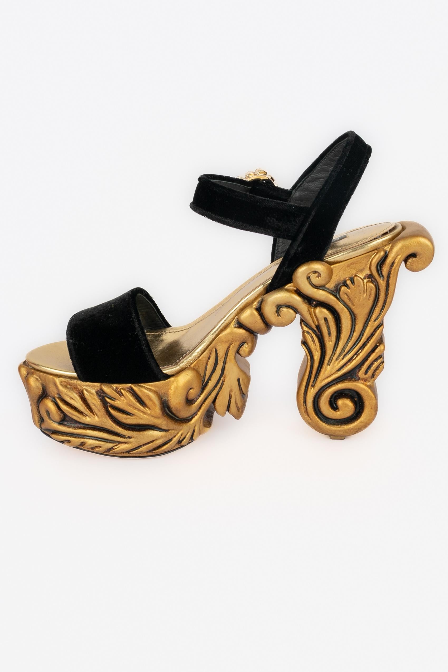 Dolce & Gabbana Heel Schuhe / Sandalen mit Absatz im Angebot 1