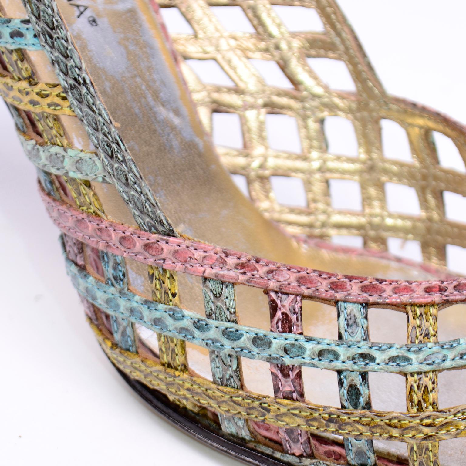 Chaussures à talons Dolce & Gabbana vintage à bout pointu en peau de serpent tissée multicolore en vente 4