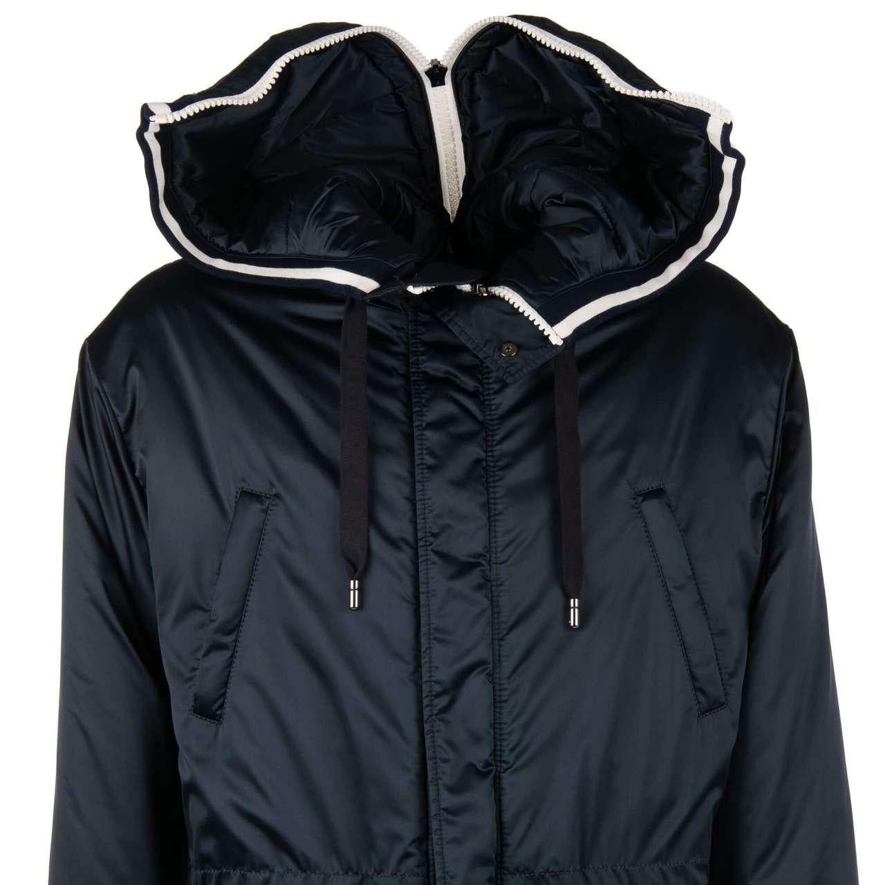 Dolce & Gabbana Hooded Parka Jacket with Pockets and Logo Crown Print Blue 46 For Sale 4