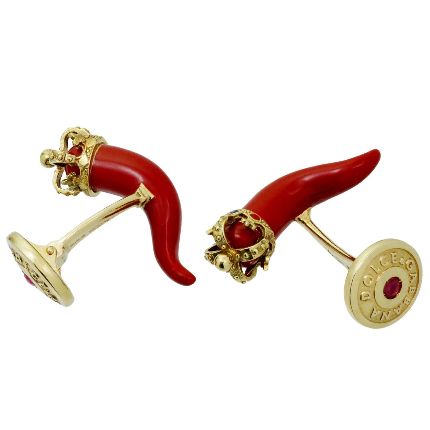 Taille ronde Dolce & Gabbana Horn Amulet Crown Red Enamel Ruby 18k Gold Small Cufflinks  en vente