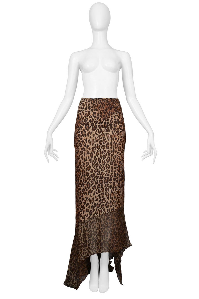 Resurrection Vintage is excited to offer a vintage Dolce & Gabbana leopard maxi skirt featuring an asymmetrical hemline. 

Dolce & Gabbana
Size 42
Chiffon 
1997 Collection
Very Good Vintage Condition 
Authenticity Guaranteed 