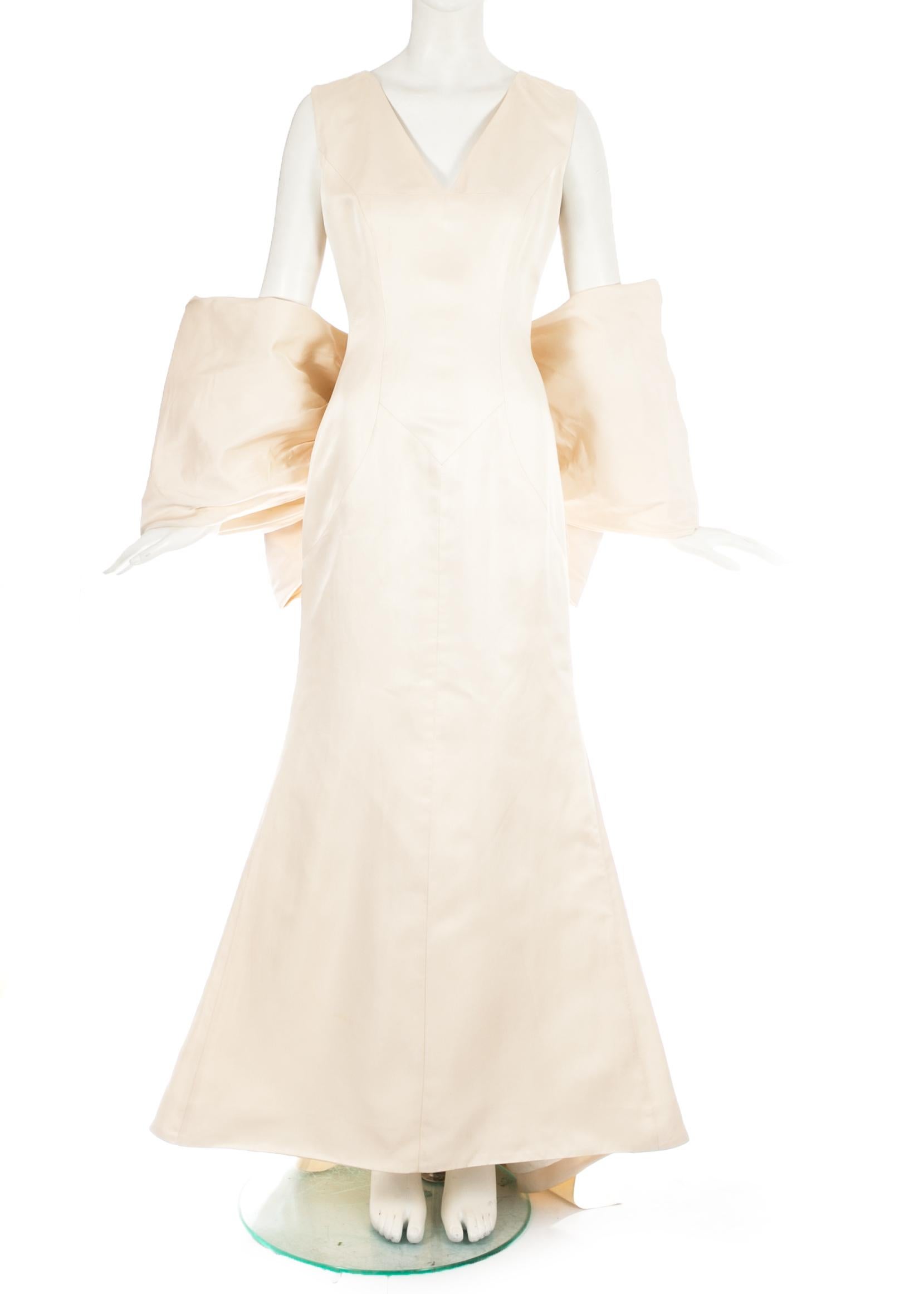Dolce & Gabbana ivory silk fishtail wedding dress with large bow, c. 1990s For Sale 1