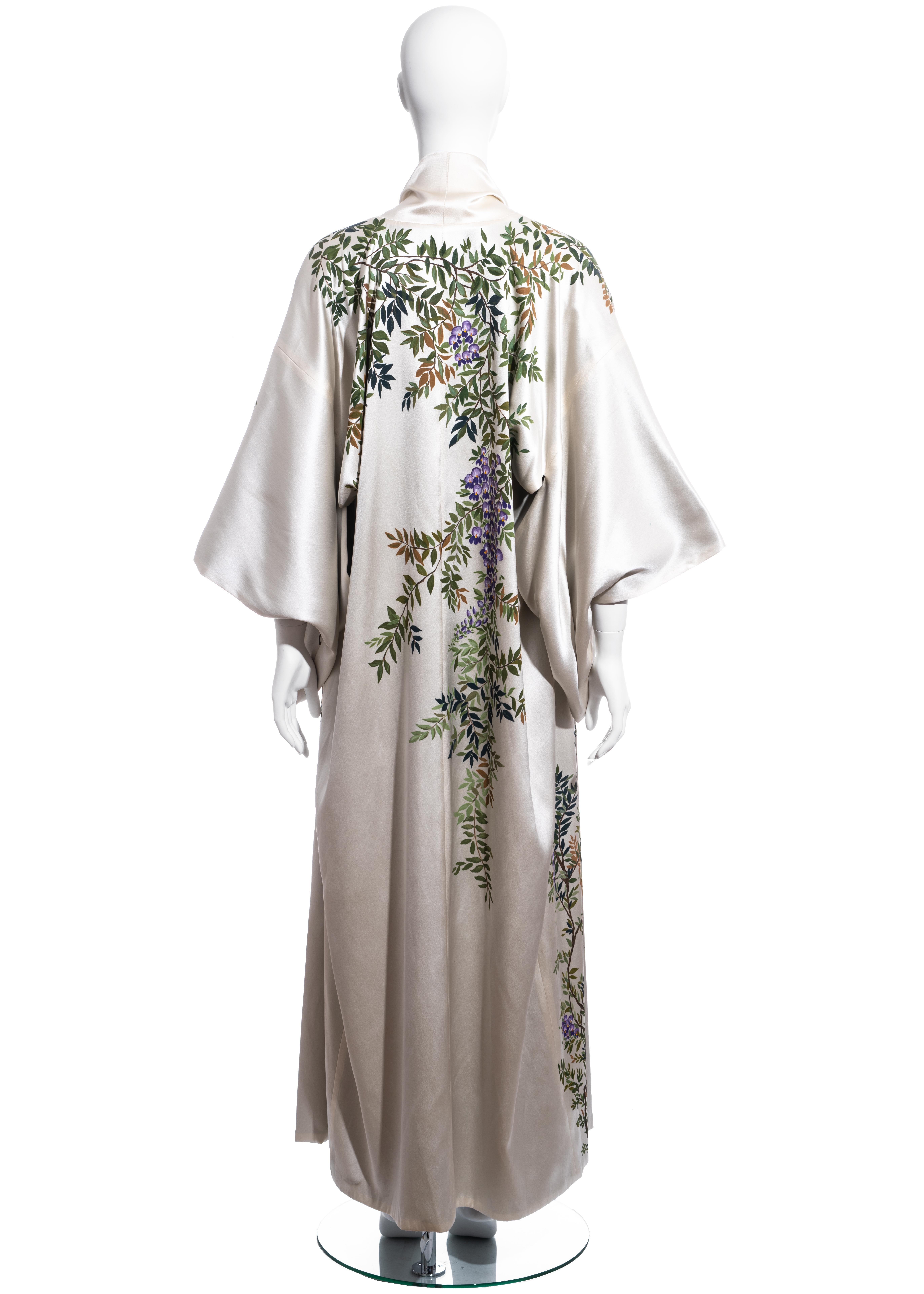 Dolce & Gabbana ivory silk hand-painted kimono dress coat, fw 1998 For Sale 3