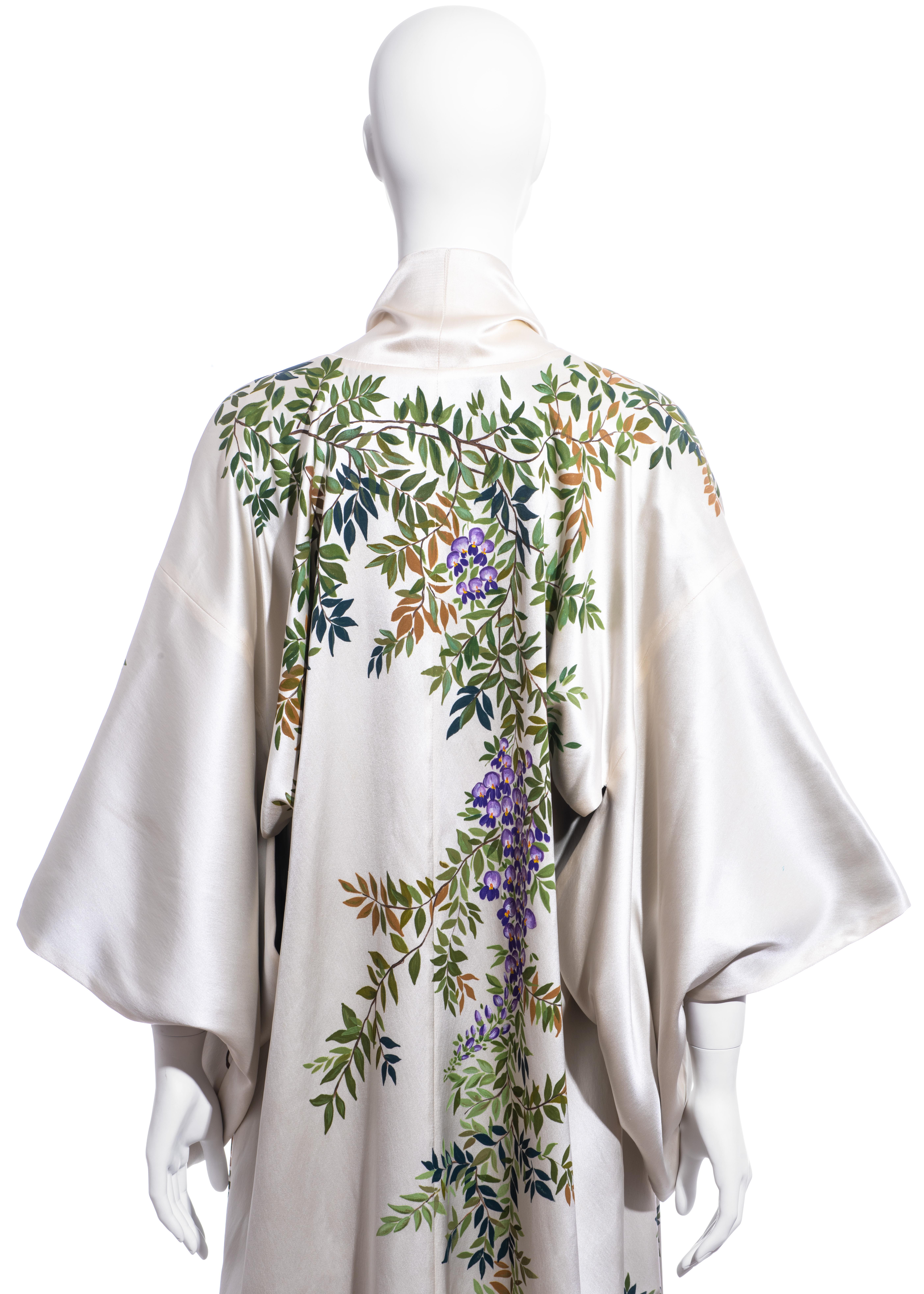 Dolce & Gabbana ivory silk hand-painted kimono dress coat, fw 1998 For Sale 2
