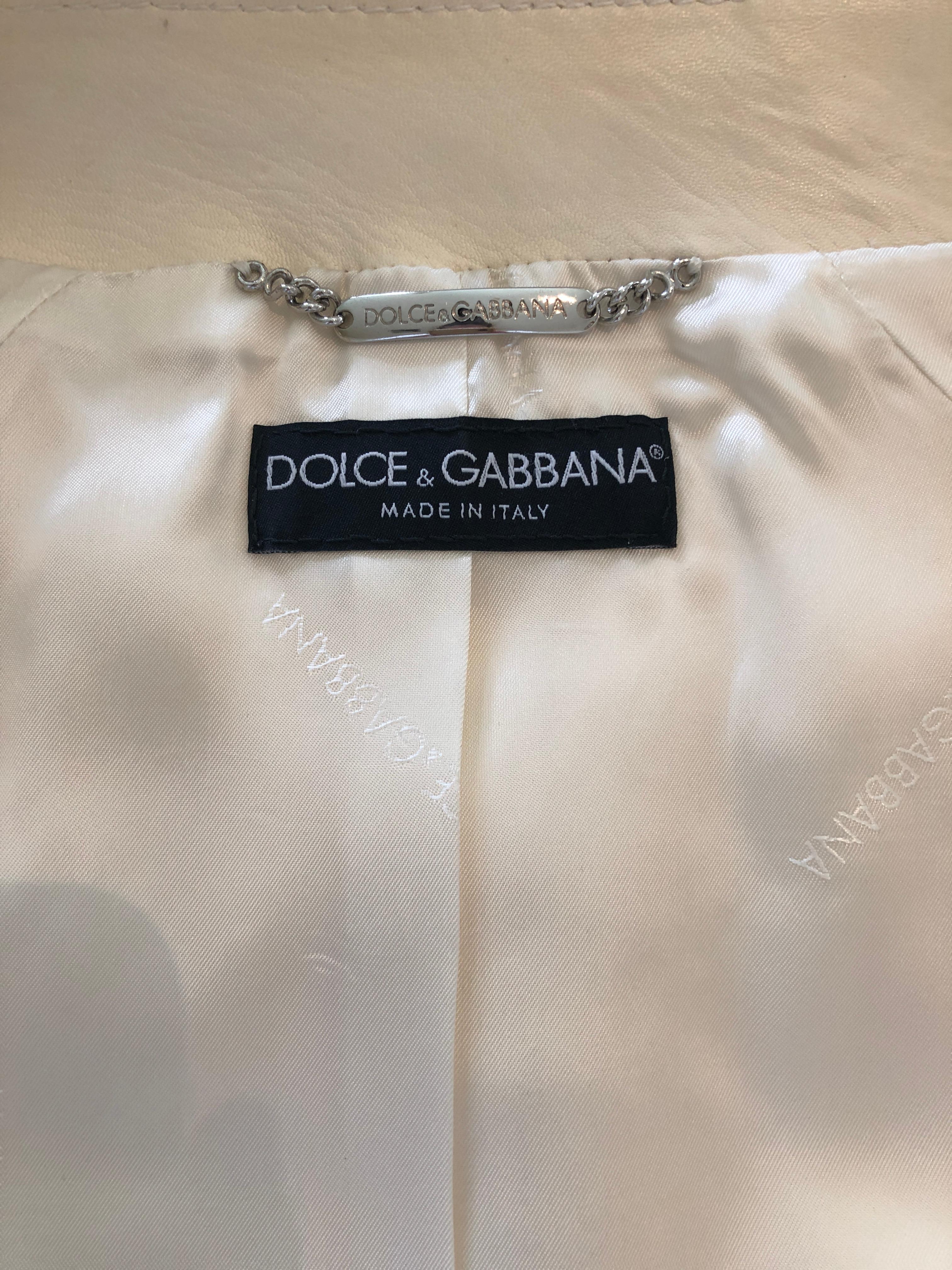 Dolce & Gabbana Jewel Embellished Fitted Short Off White Lambskin Evening Jacket For Sale 6