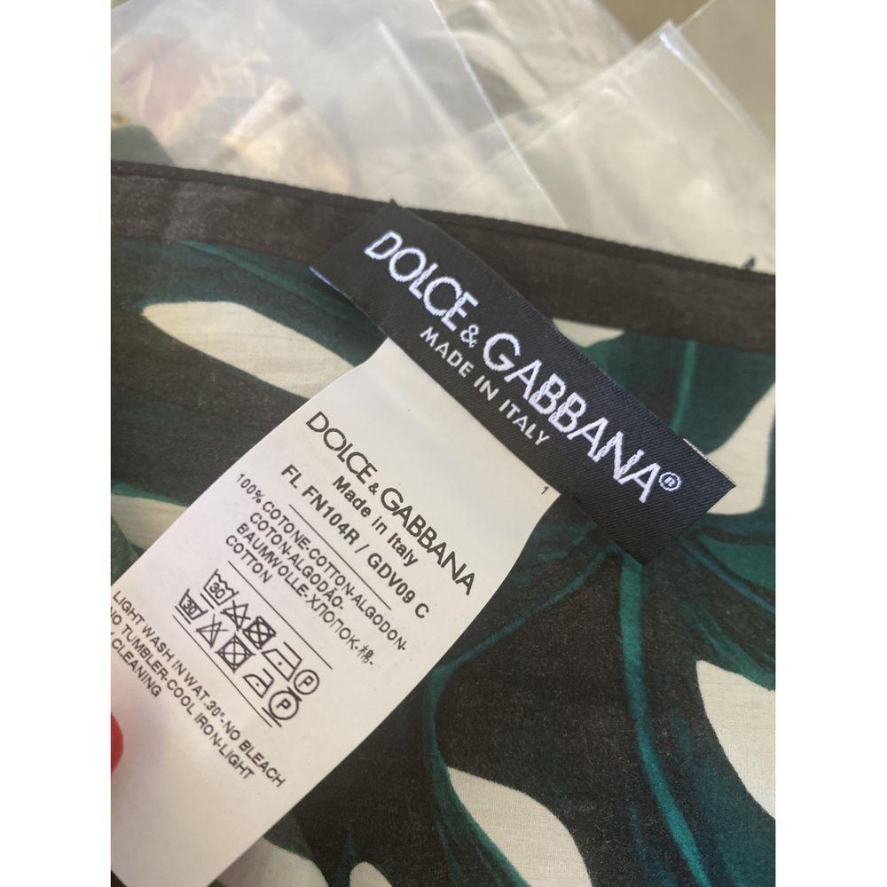 Dolce & Gabbana Jungle Tropical Green Leaves Print Cotton Scarf In New Condition In WELWYN, GB