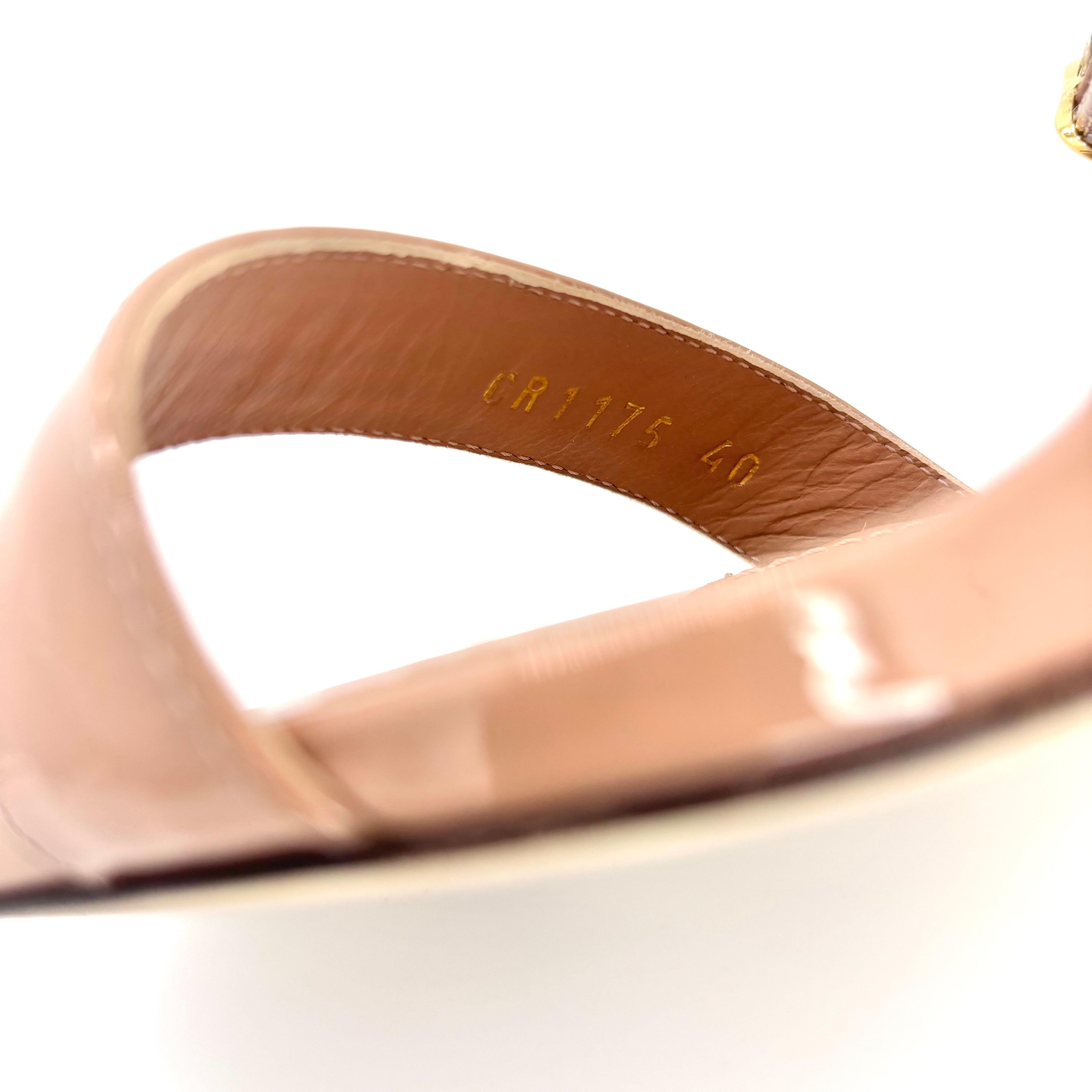 Dolce & Gabbana Keira D&G Pop 105mm Sandalias de tacón alto con logotipo de charol 40 en venta 3