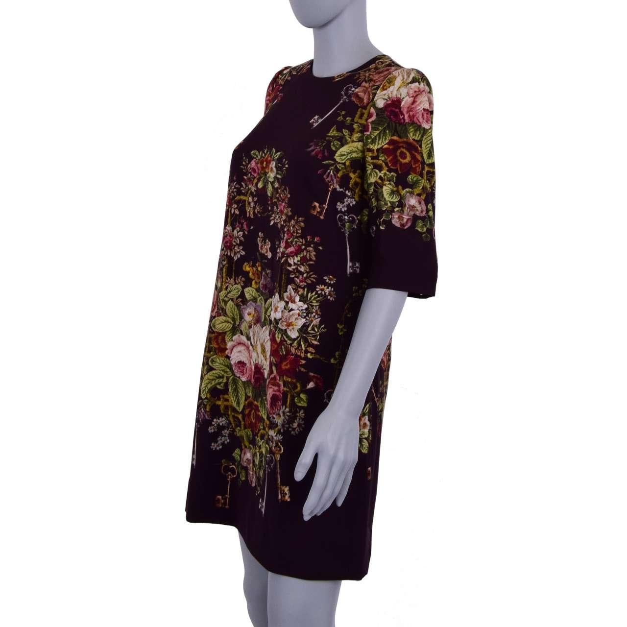 Dolce & Gabbana - Keys Roses Printed Dress Bordeaux IT 36 For Sale 3