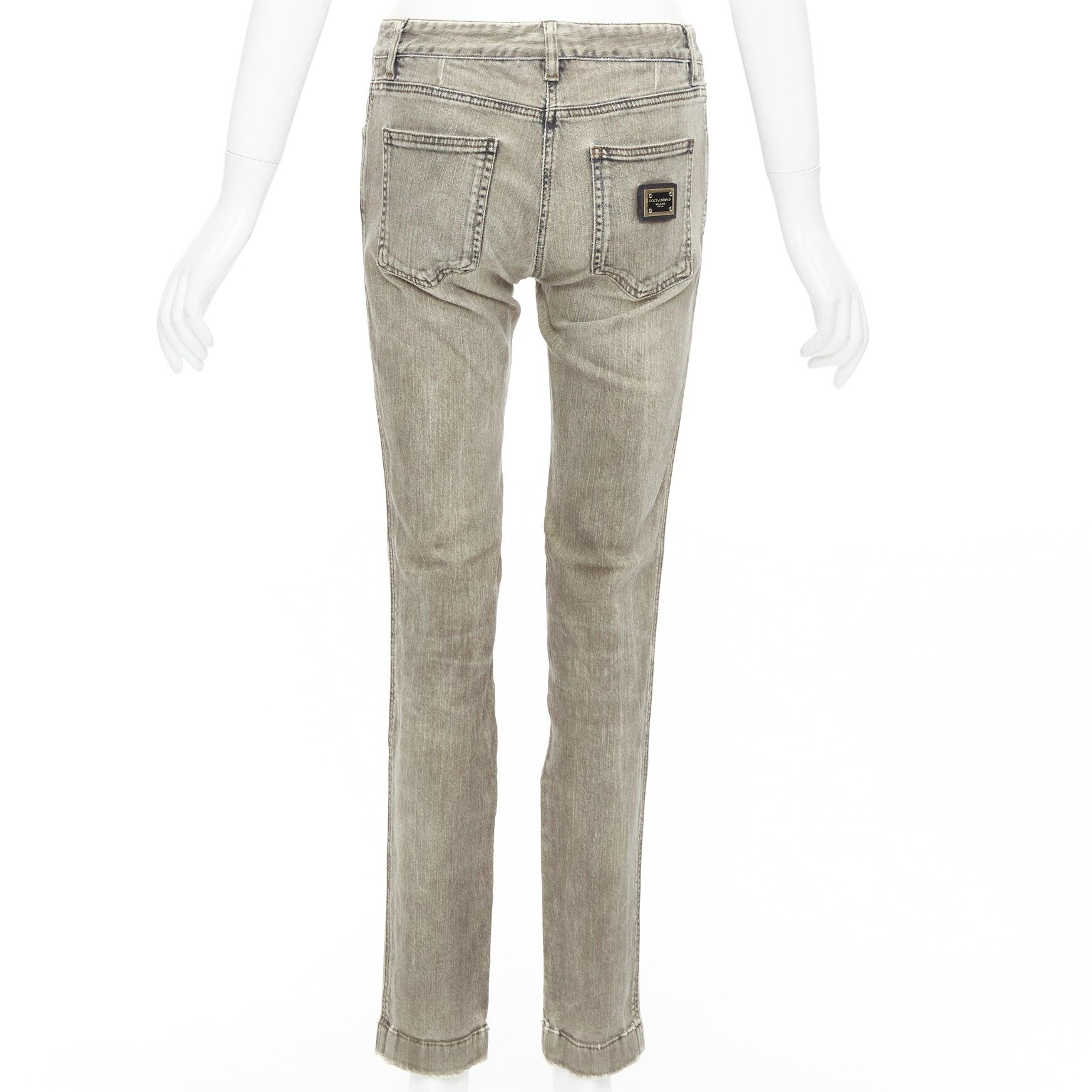 Donna DOLCE GABBANA jeans in denim cachi lavato con logo e placca metallica IT42 M in vendita