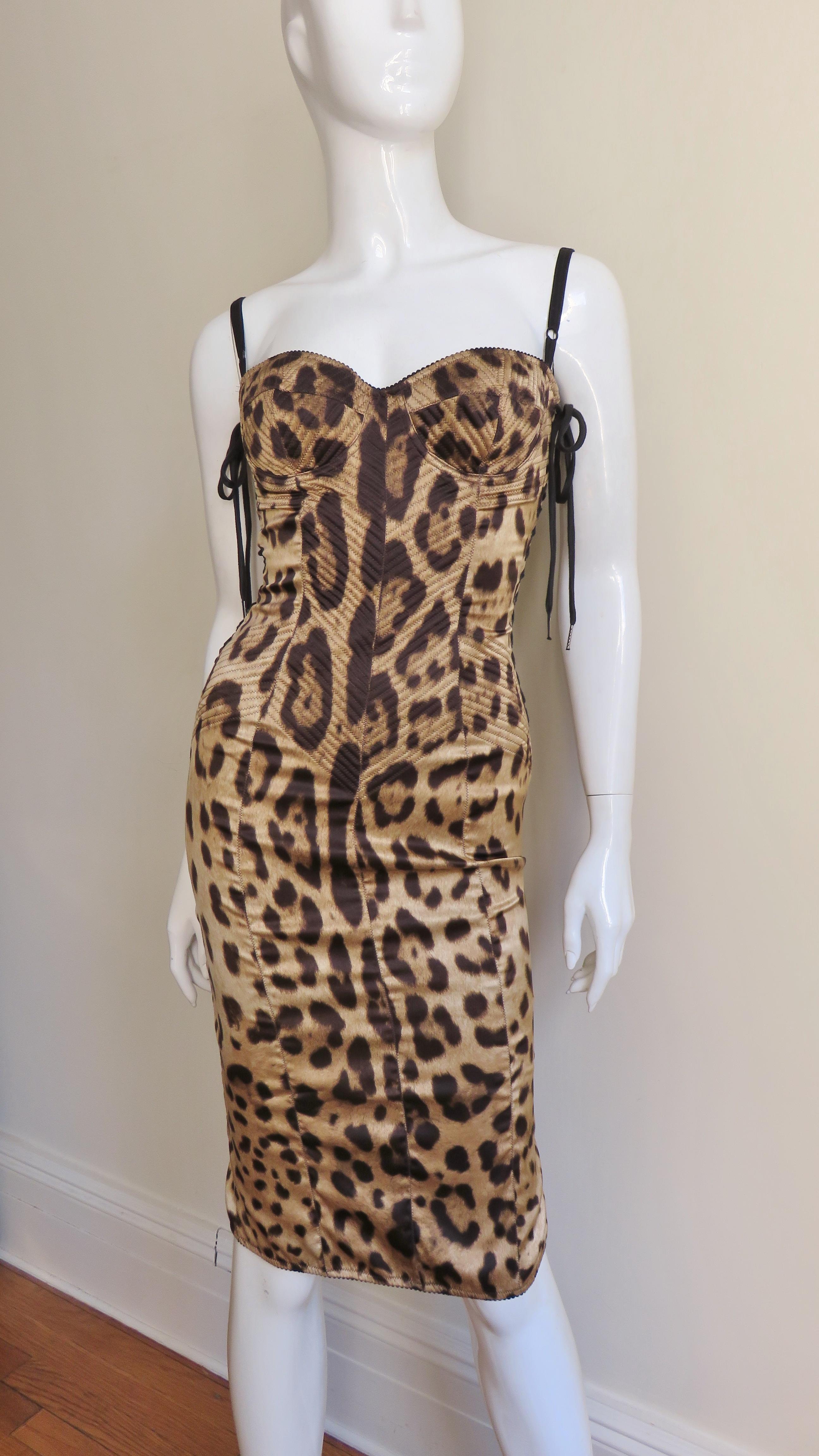 Dolce & Gabbana Lace up Silk Dress In Excellent Condition For Sale In Water Mill, NY