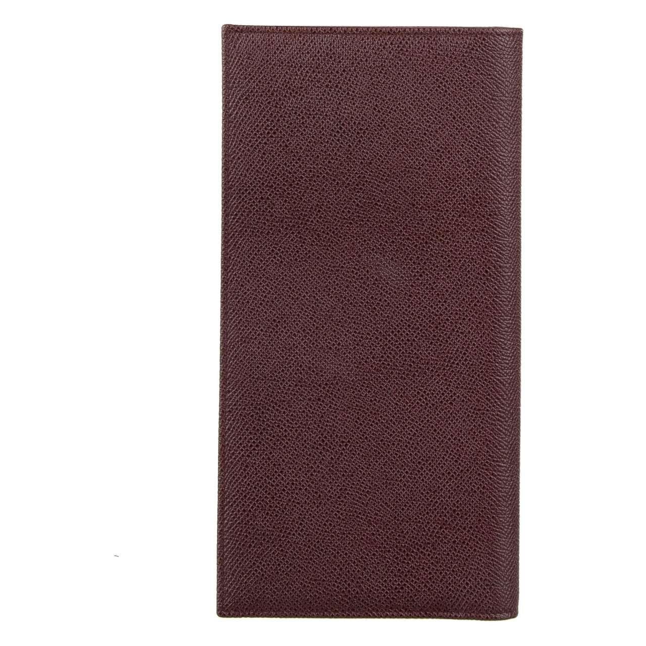 - Large dauphine leather bifold document holder / wallet with many pockets and slots and DG logo plate in cherry red by DOLCE & GABBANA - New with Tag and Authenticity Card - MADE IN ITALY - Former RRP: EUR 425 - Model: BP2032-A1001-80308 -