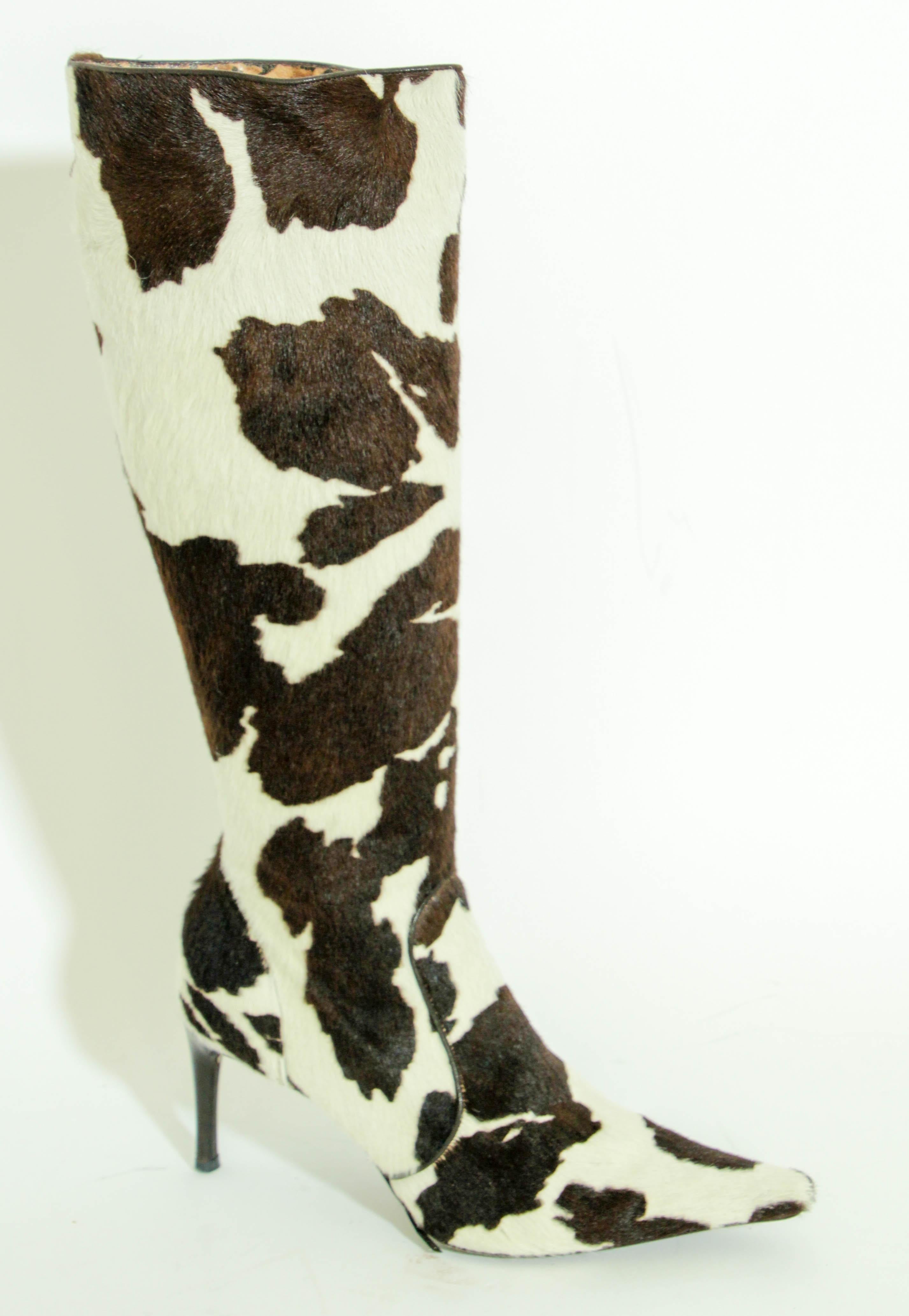 Dolce & Gabbana Leather Knee Fitted Boots Black and white Animal Print Size EU35 For Sale 1