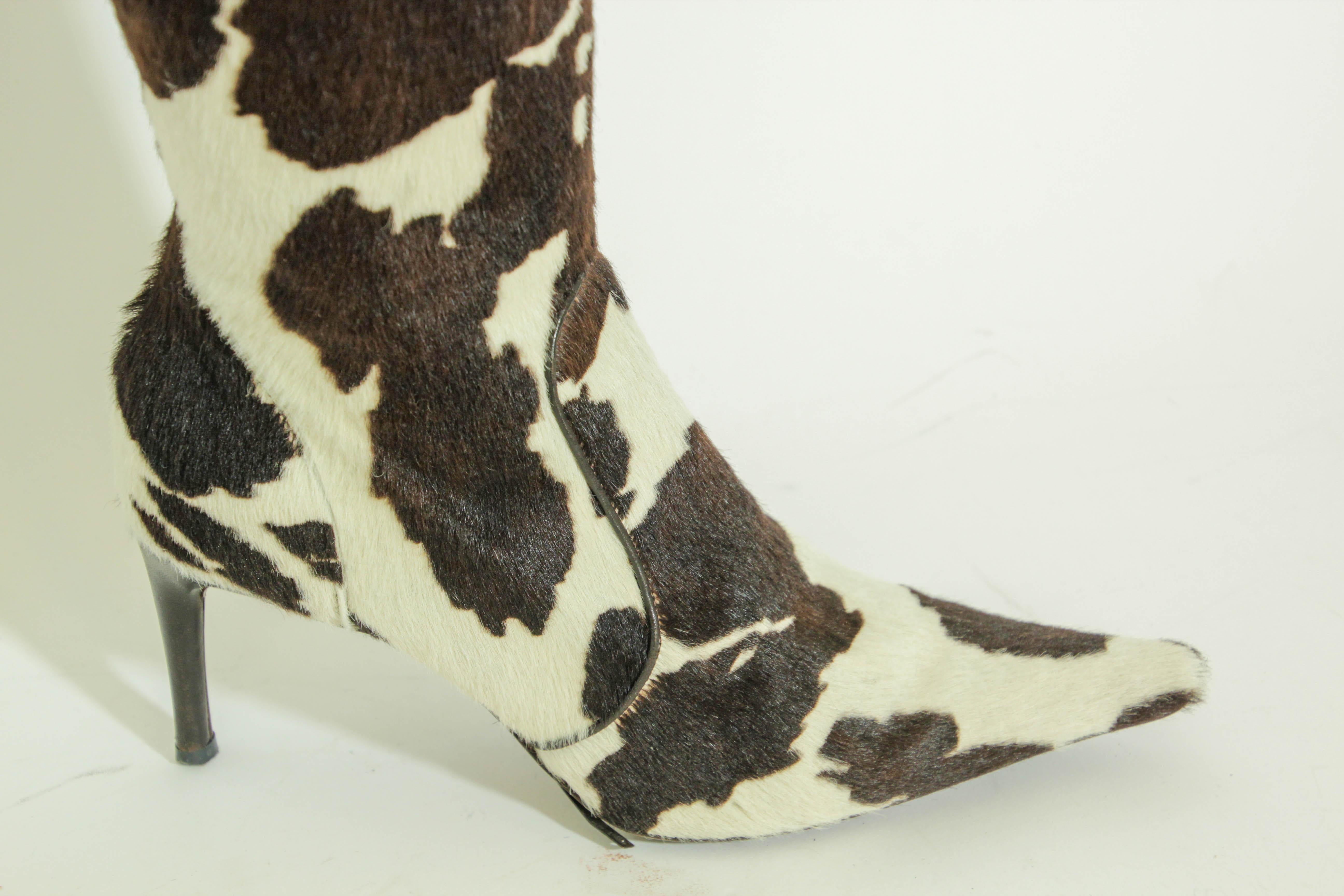 Dolce & Gabbana Leather Knee Fitted Boots Black and white Animal Print Size EU35 For Sale 8