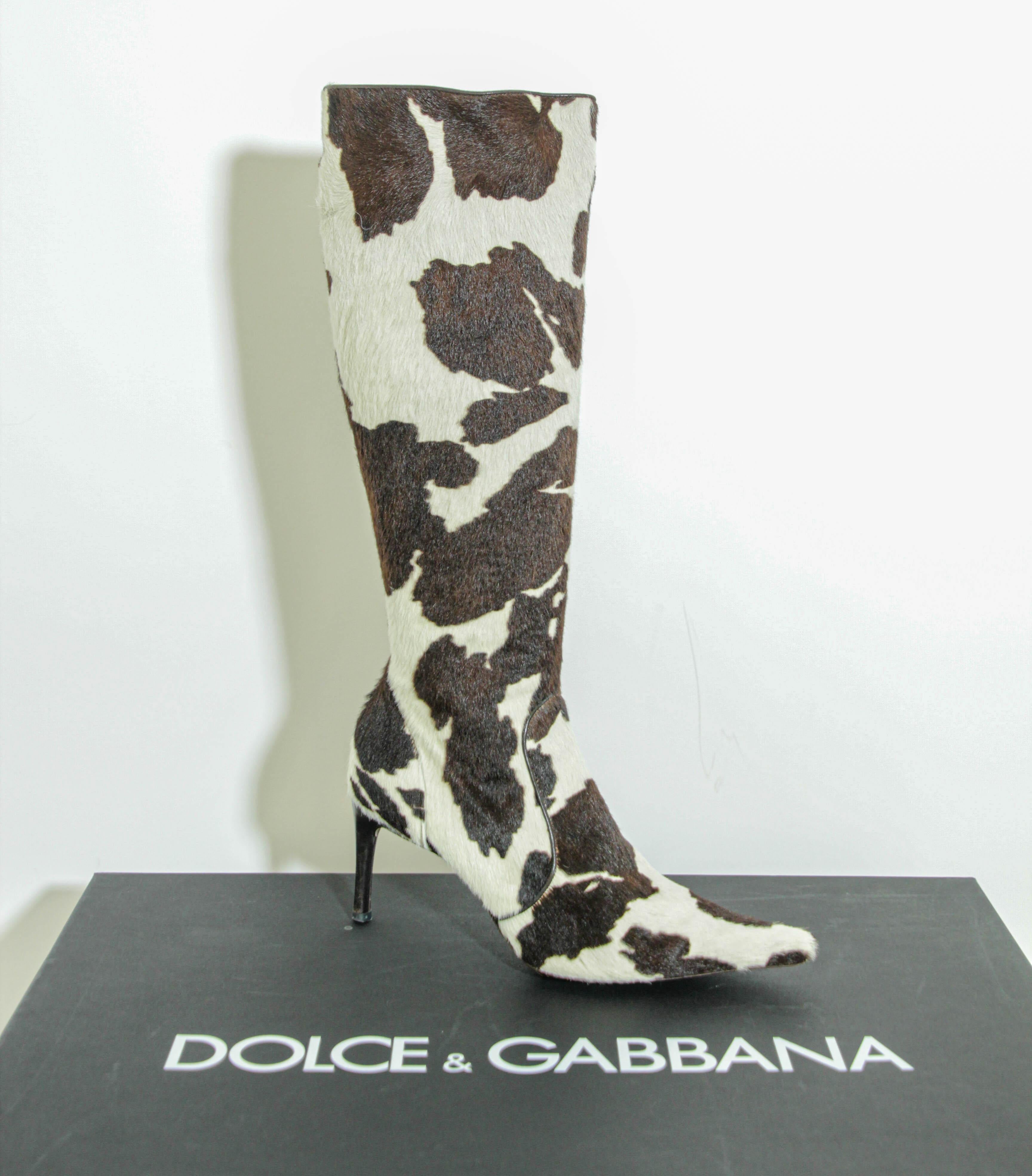 Dolce & Gabbana Leather Knee Fitted Boots Black and white Animal Print Size EU35 For Sale 10