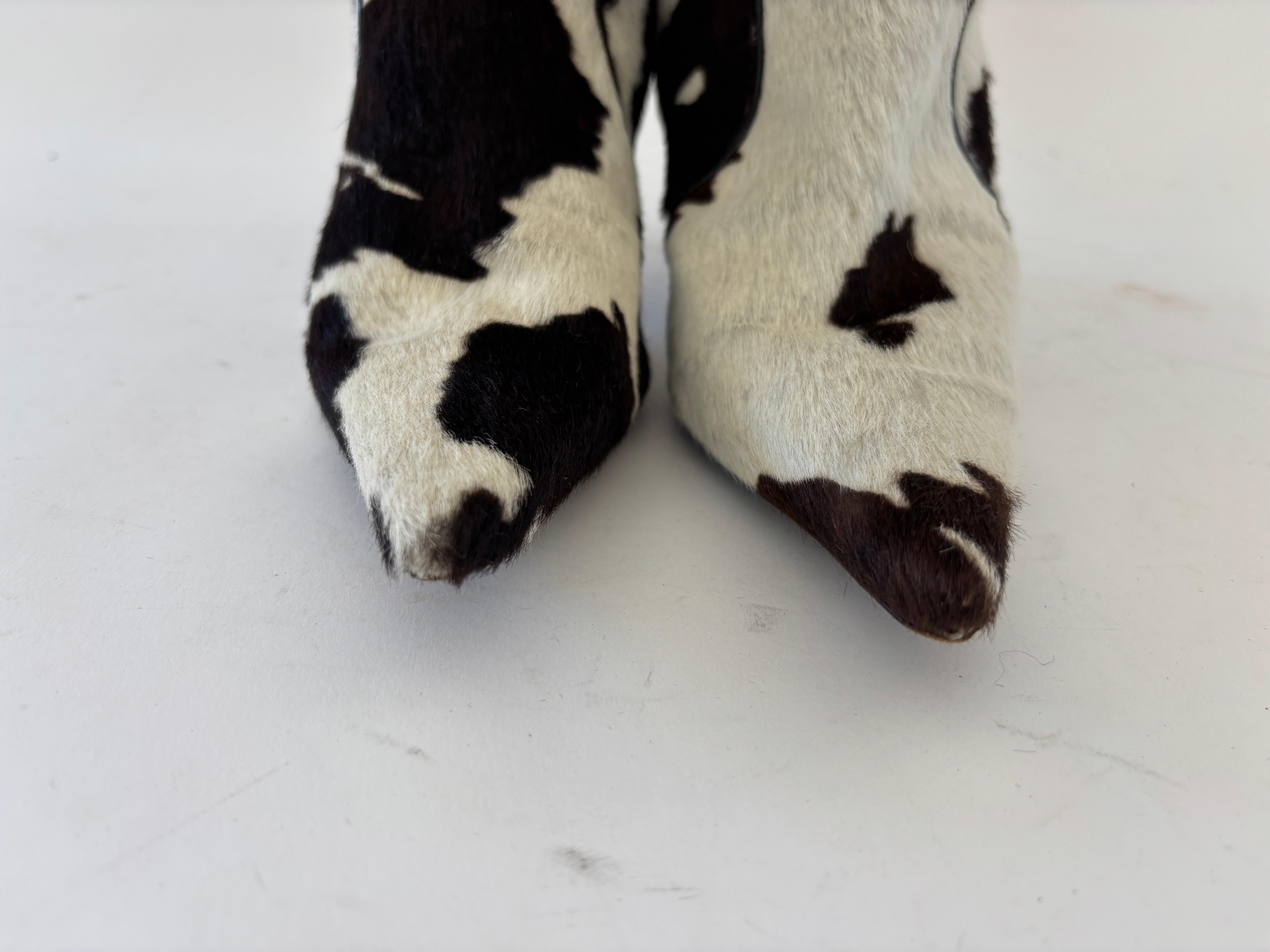 Dolce & Gabbana Leather Knee Fitted Boots Black and white Animal Print Size EU35 For Sale 16
