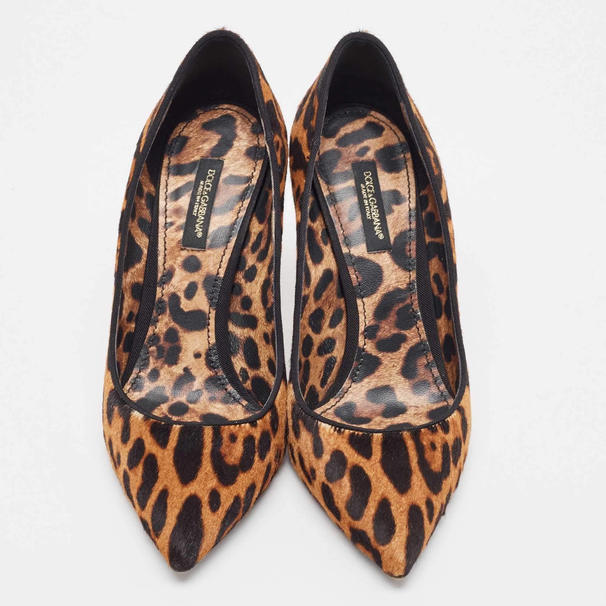 Dolce & Gabbana Leopard Calf Hair Pointed Toe Pumps Size 36.5 In Good Condition In Dubai, Al Qouz 2